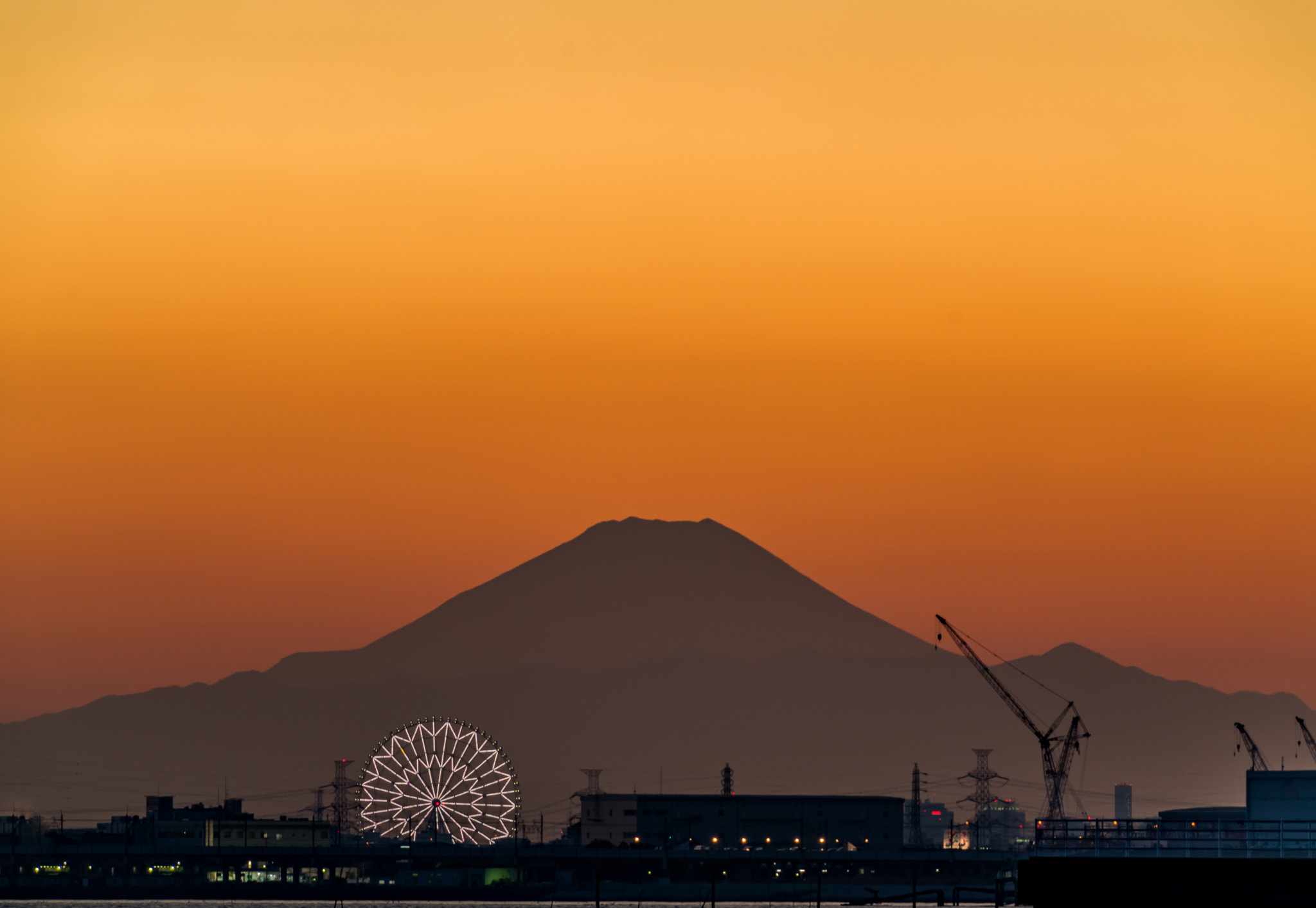 Sony FE 70-200mm F2.8 GM OSS sample photo. Mt. fuji with sunset photography