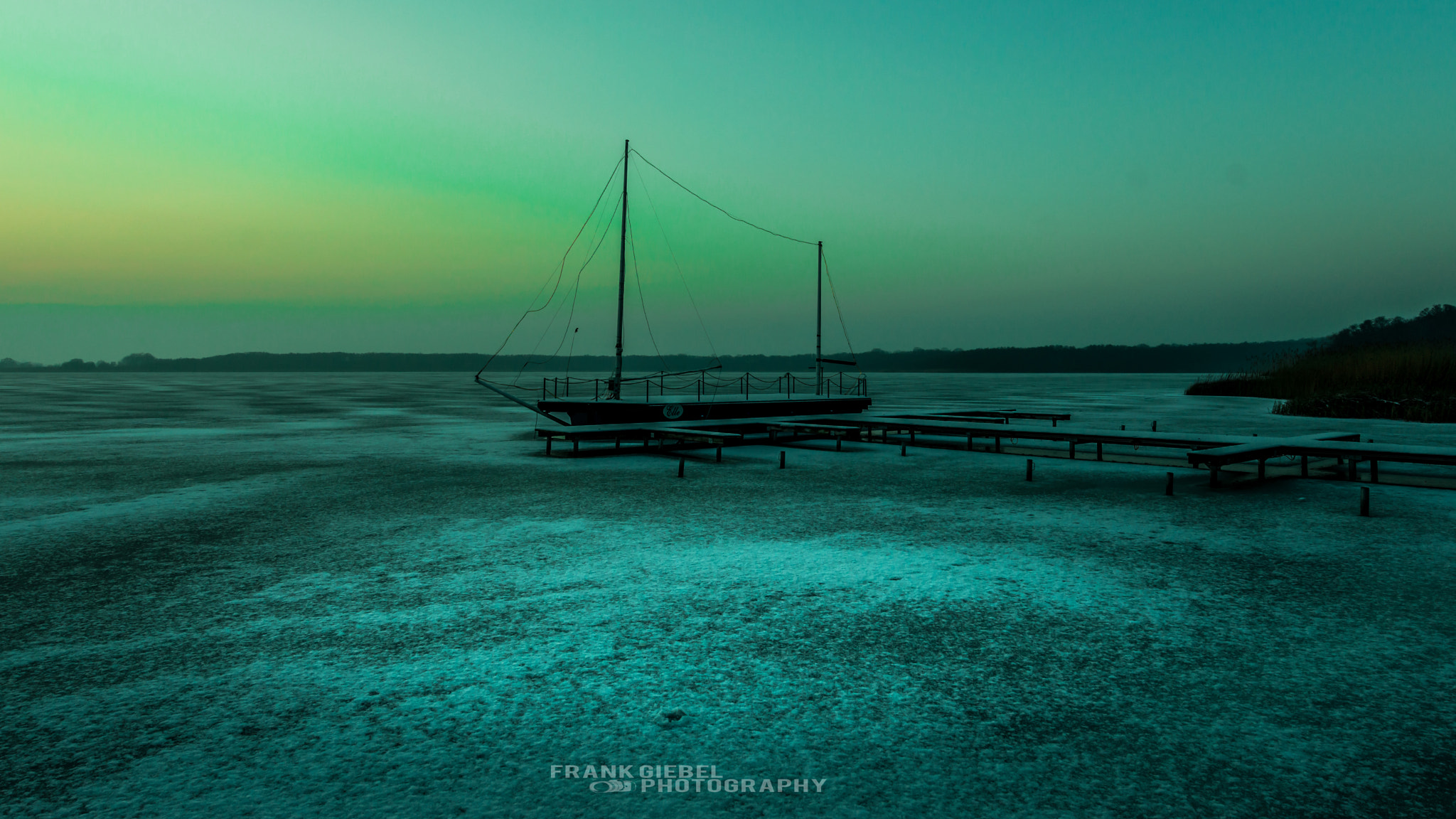 Nikon AF-S Nikkor 14-24mm F2.8G ED sample photo. Frozen lake  photography