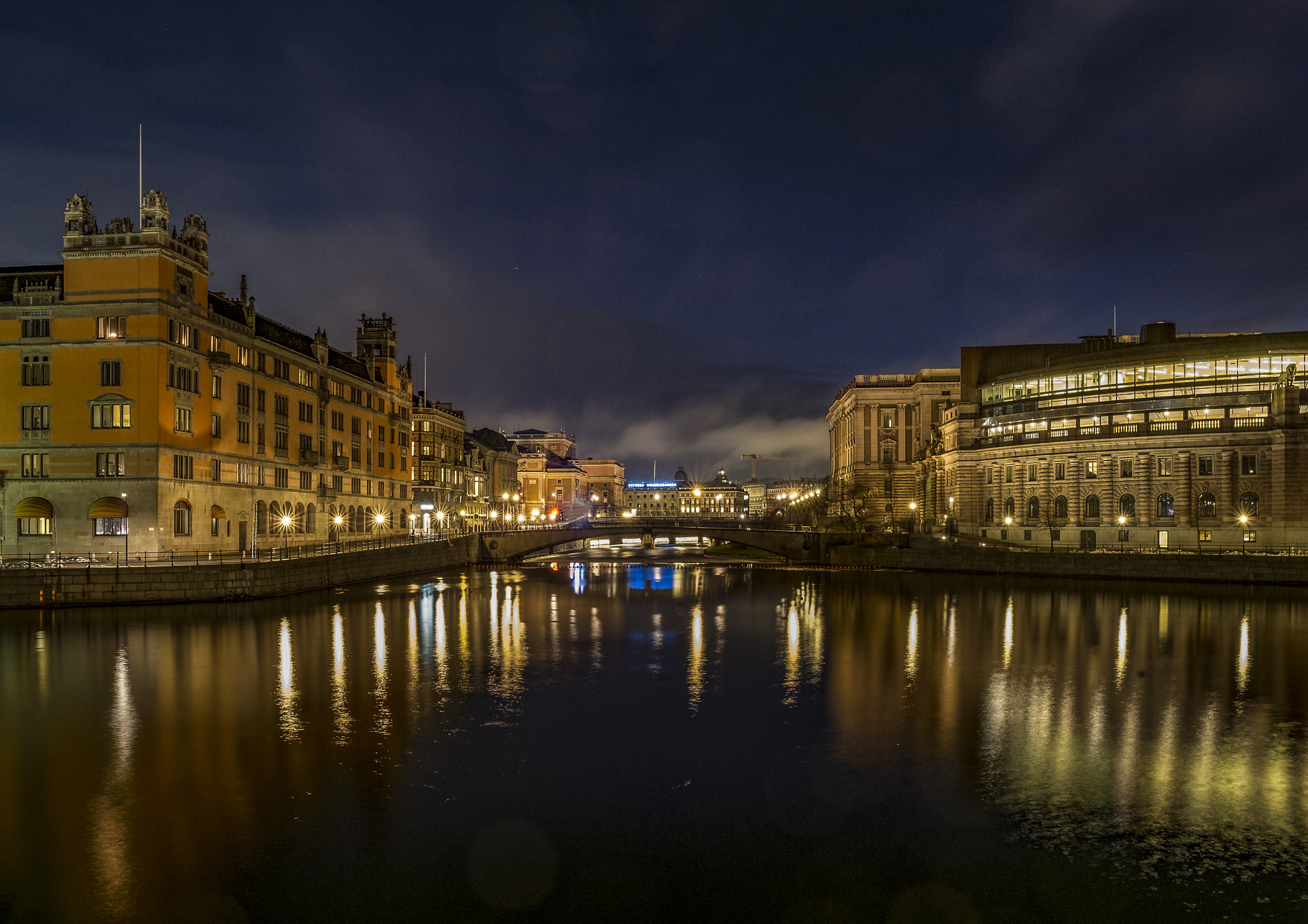 Fujifilm X-Pro1 + Fujifilm XF 16mm F1.4 R WR sample photo. Night in stockholm photography