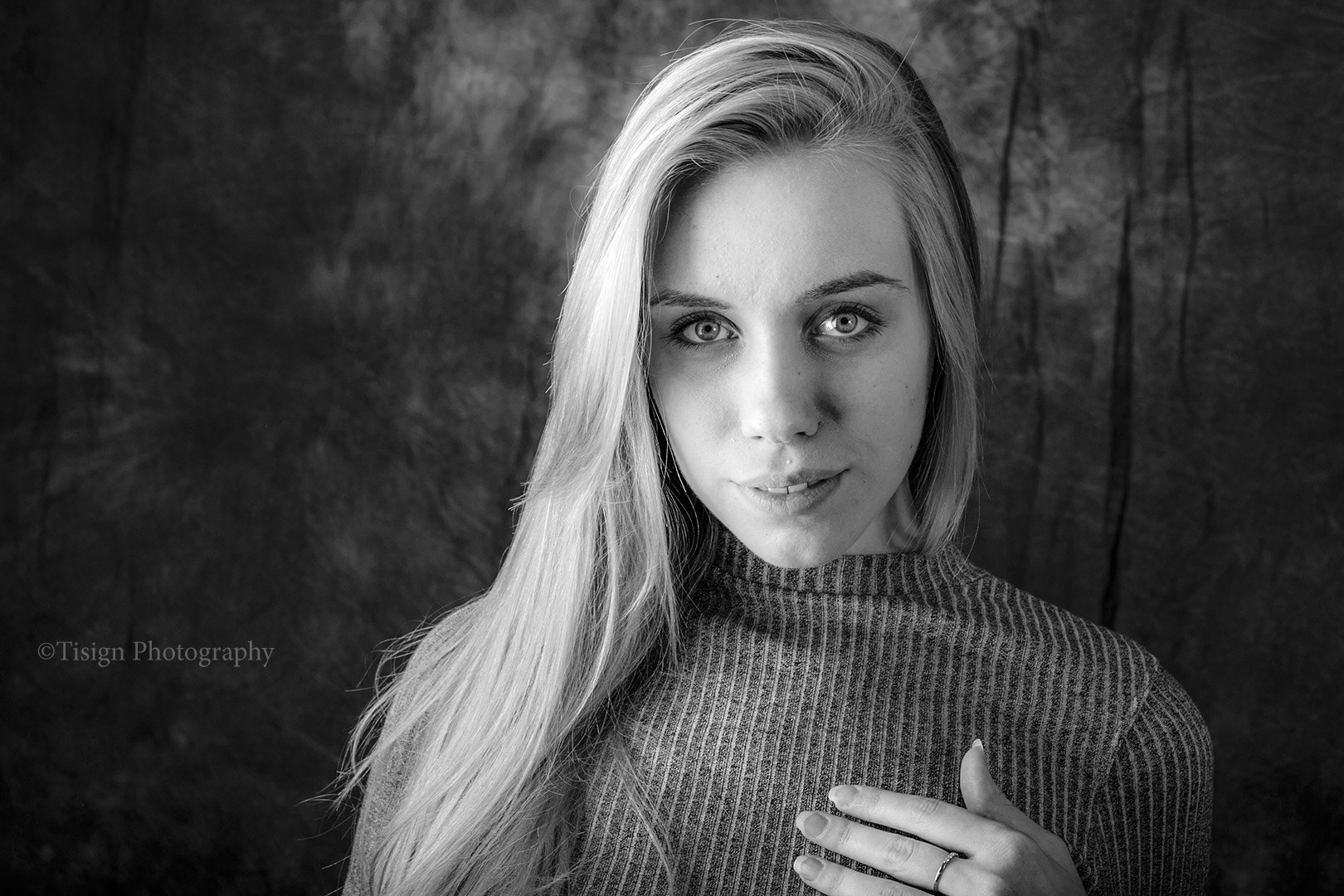 Nikon D700 + Sigma 85mm F1.4 EX DG HSM sample photo. Beautiful blonde photography