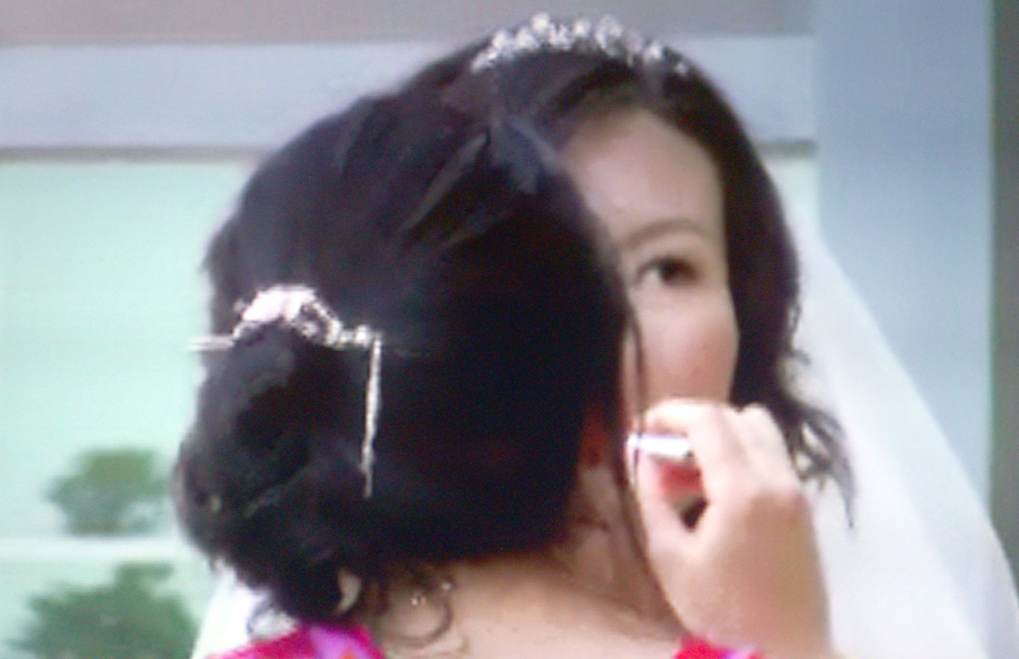 Sony Ericsson Xperia S sample photo. Popmixer. final touches for the big day... photography