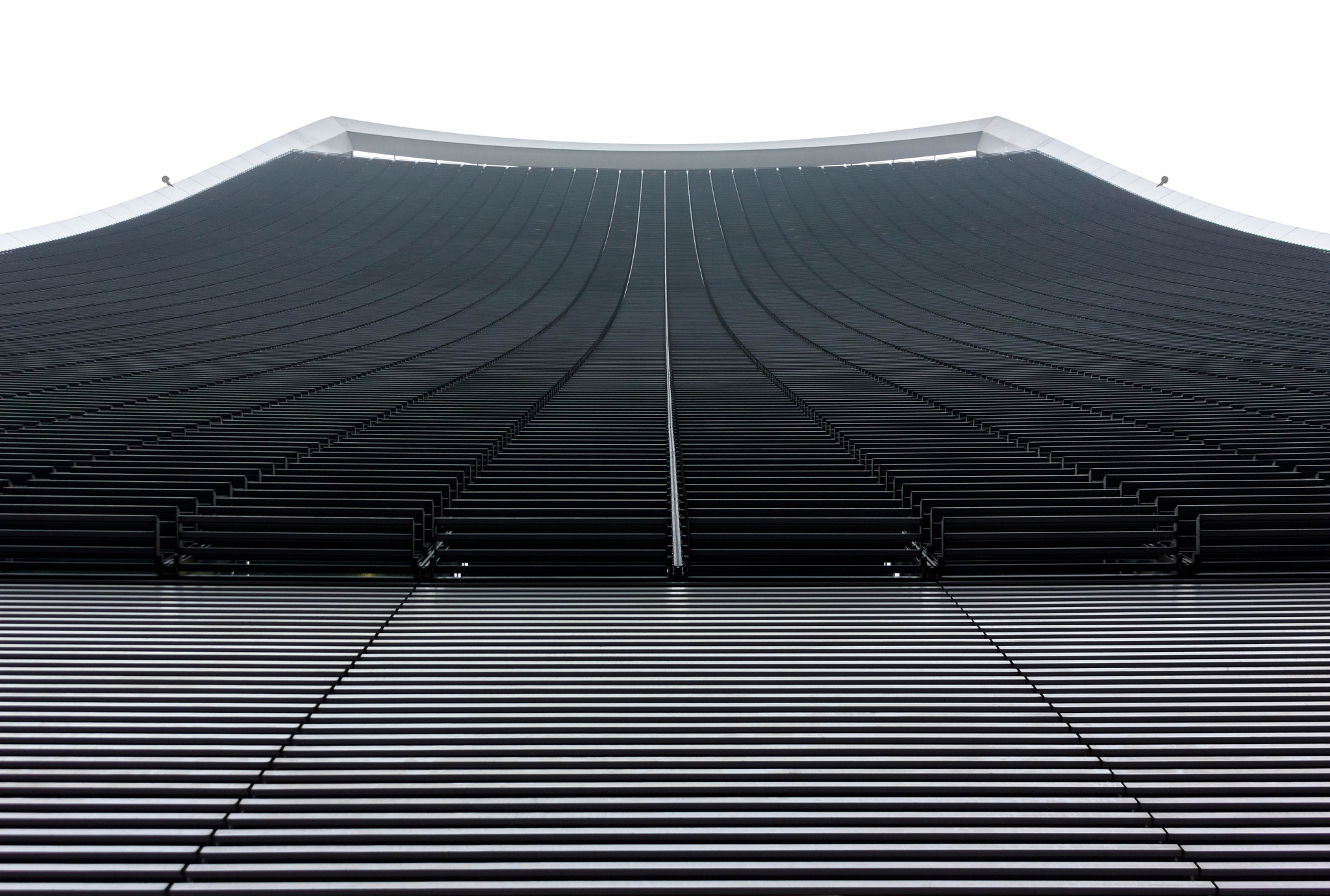 Canon EOS 550D (EOS Rebel T2i / EOS Kiss X4) sample photo. Walkie talkie from below photography