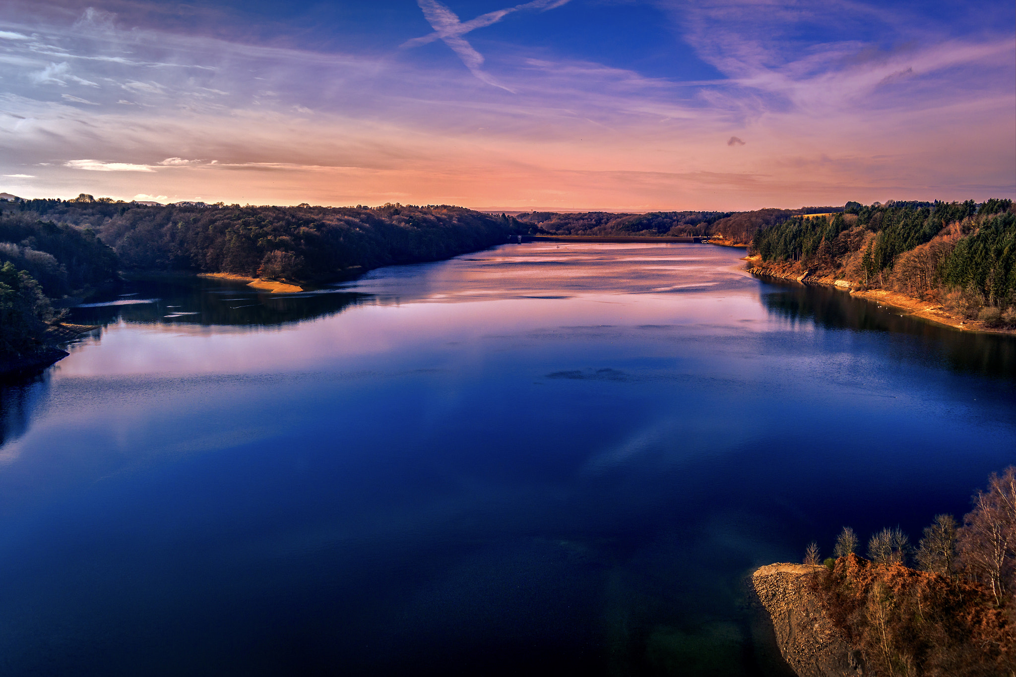 Samsung NX300 + Samsung NX 18-55mm F3.5-5.6 OIS sample photo. Lake photography