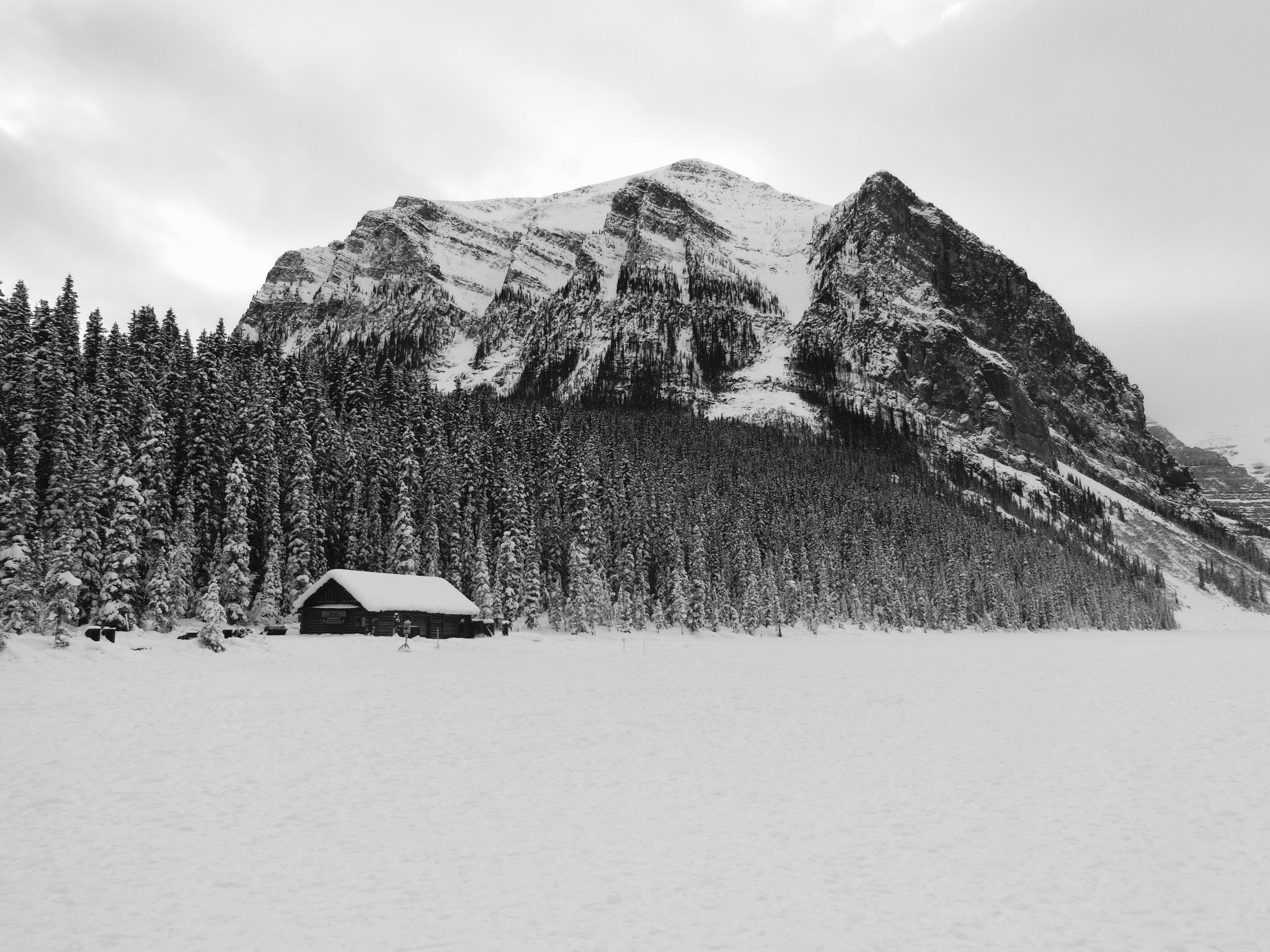CASIO EX-ZR1600 sample photo. Banff photography