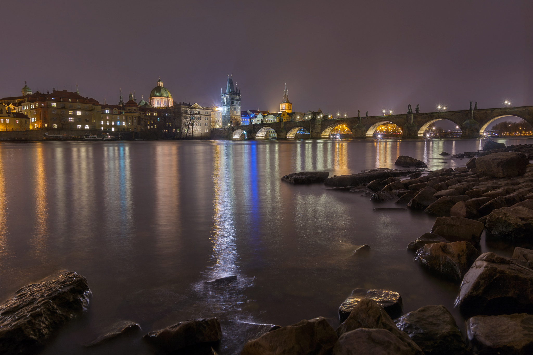 Nikon D7200 + Tokina AT-X 11-20 F2.8 PRO DX (AF 11-20mm f/2.8) sample photo. Prague at night photography