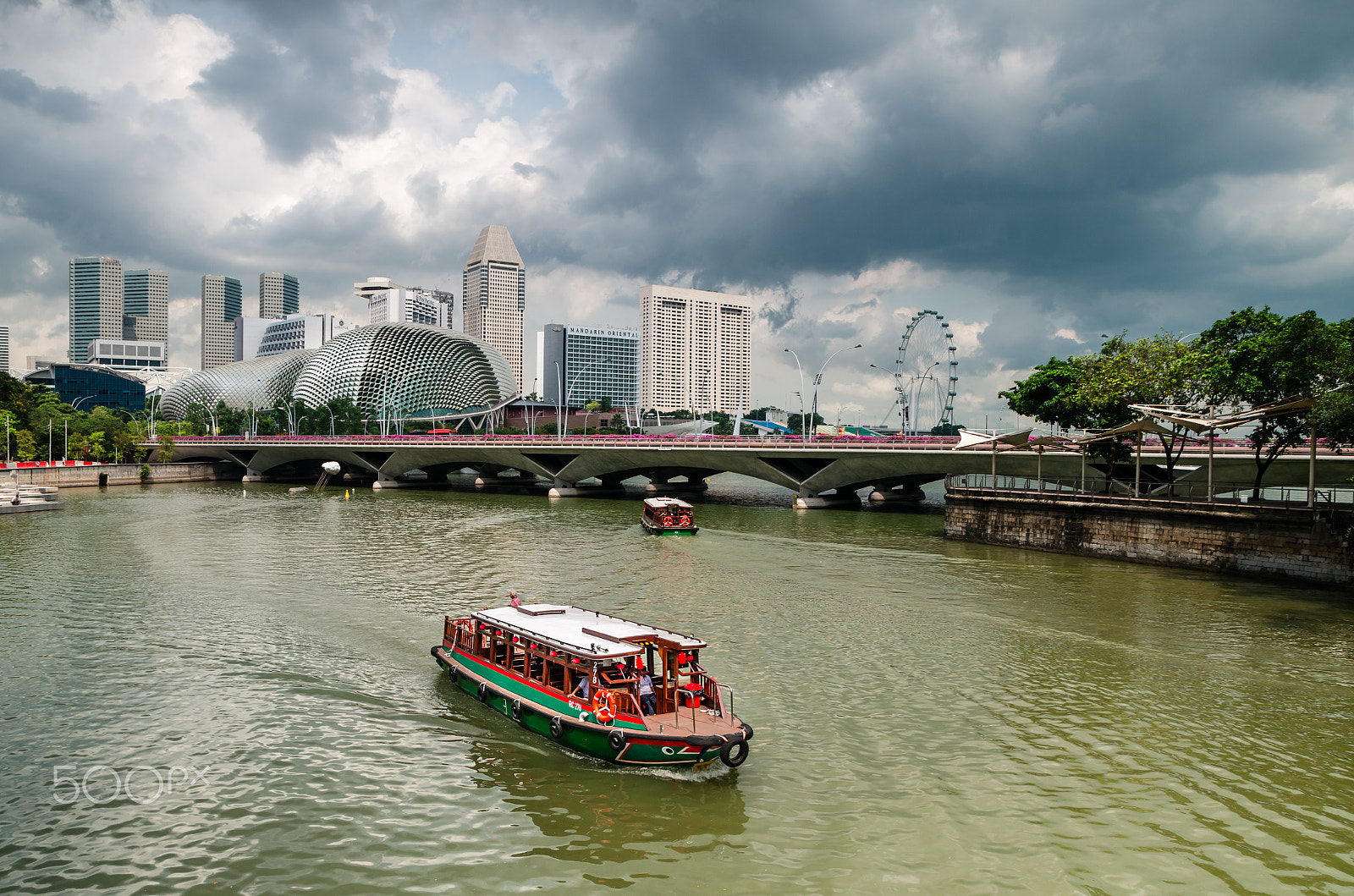 Sigma 17-70mm F2.8-4 DC Macro OS HSM sample photo. Singapore river photography