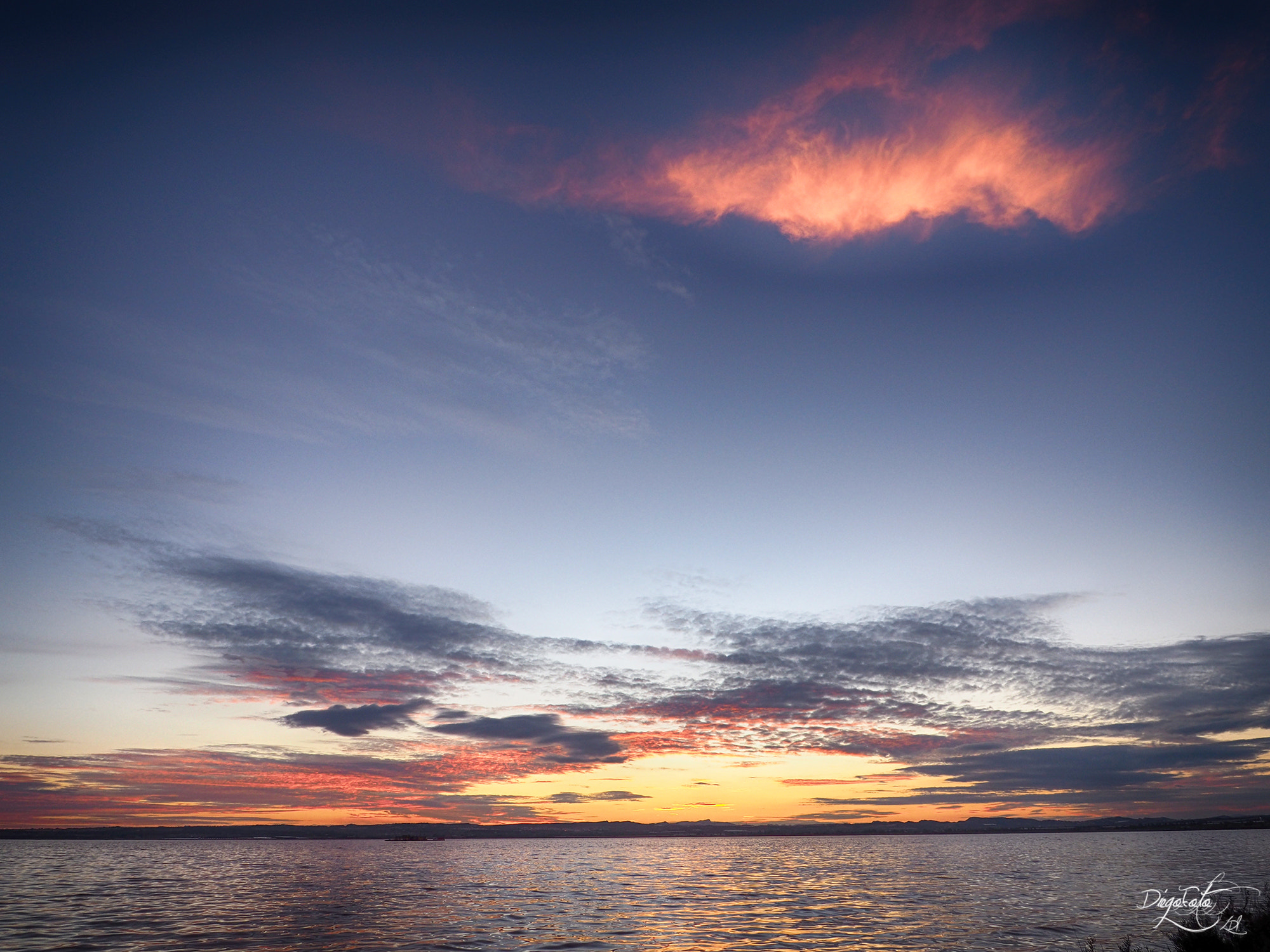 Olympus OM-D E-M10 II + OLYMPUS M.9-18mm F4.0-5.6 sample photo. Atardecer en las salinas de torrevieja photography