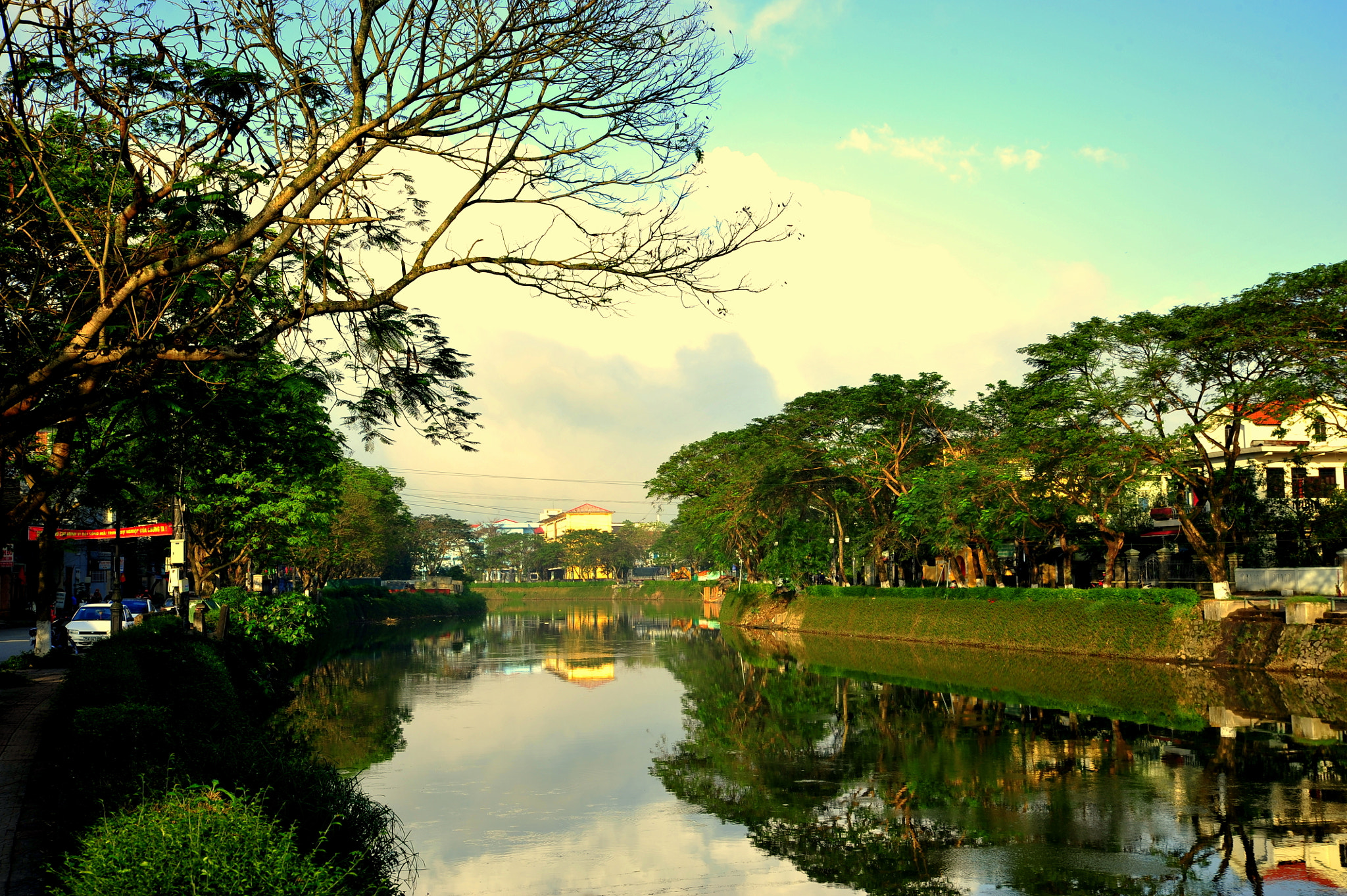 Tamron SP 24-70mm F2.8 Di VC USD sample photo. Hue - the city of rivers photography