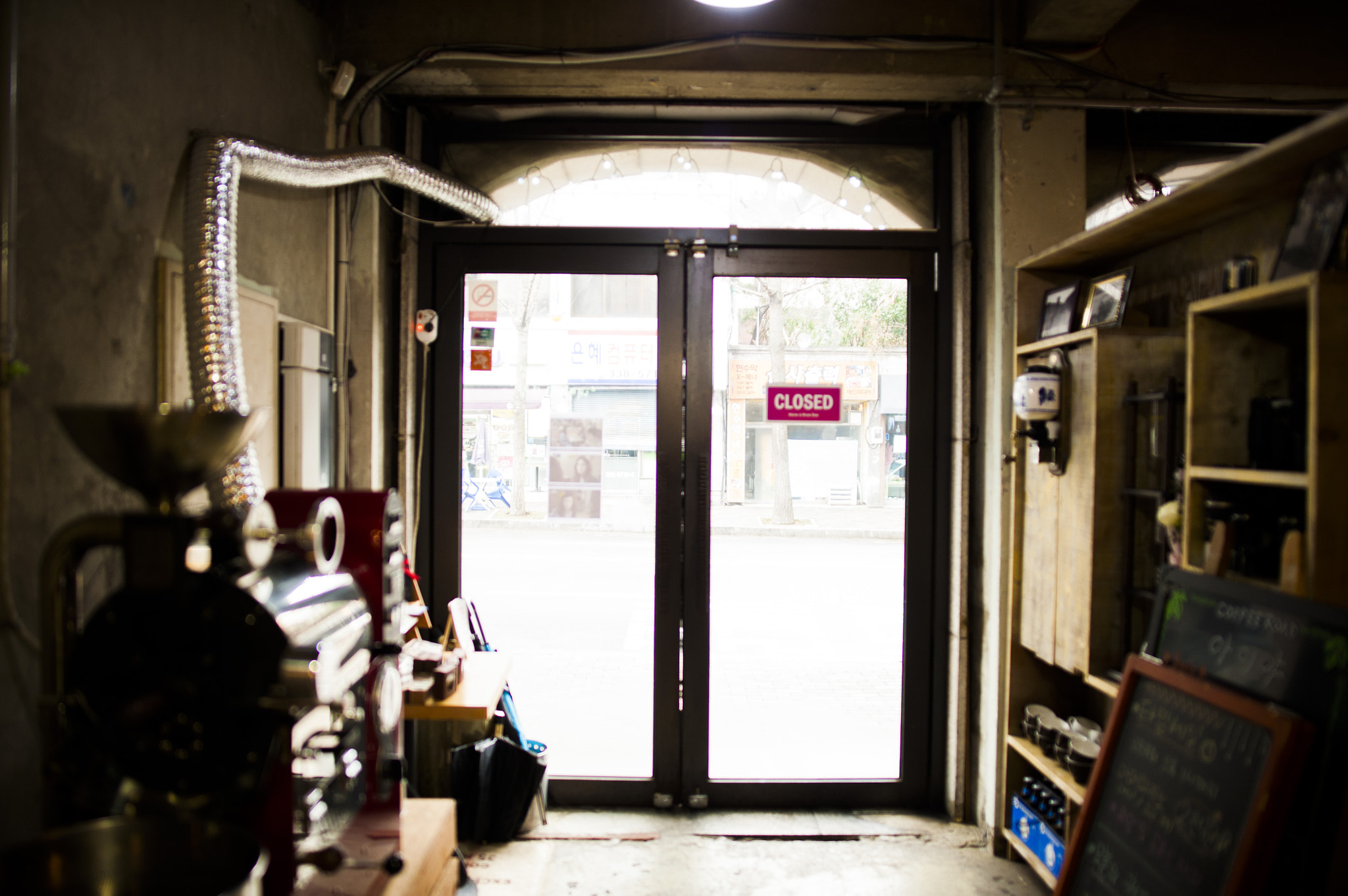 Nikon D700 sample photo. Cafe door photography