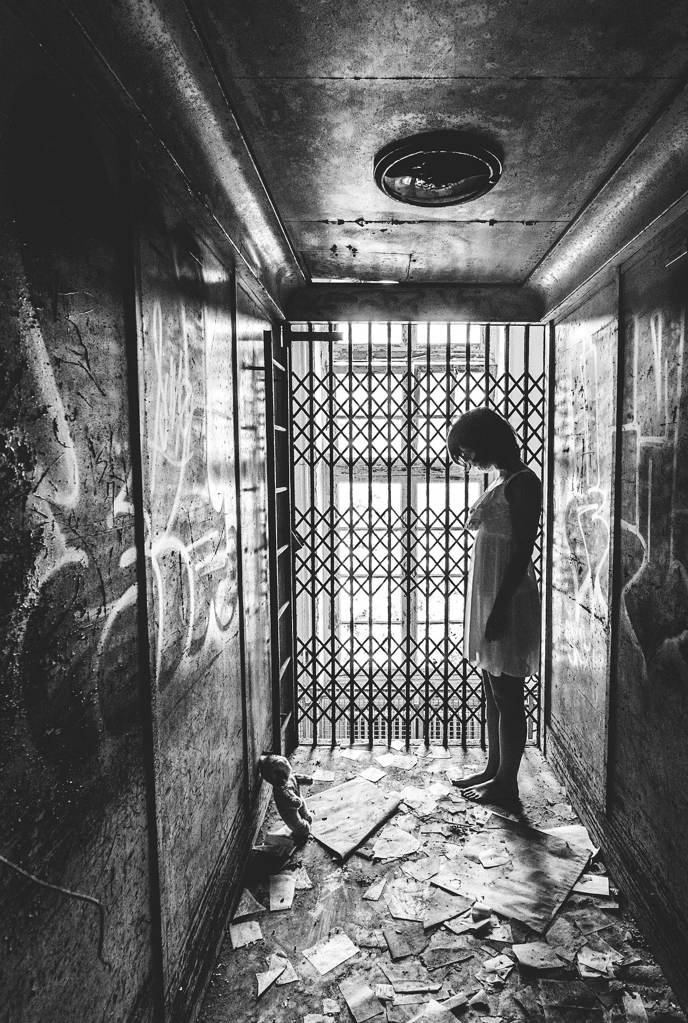 Tokina AT-X Pro 11-16mm F2.8 DX II sample photo. "i'm stuck here in my skin." photography