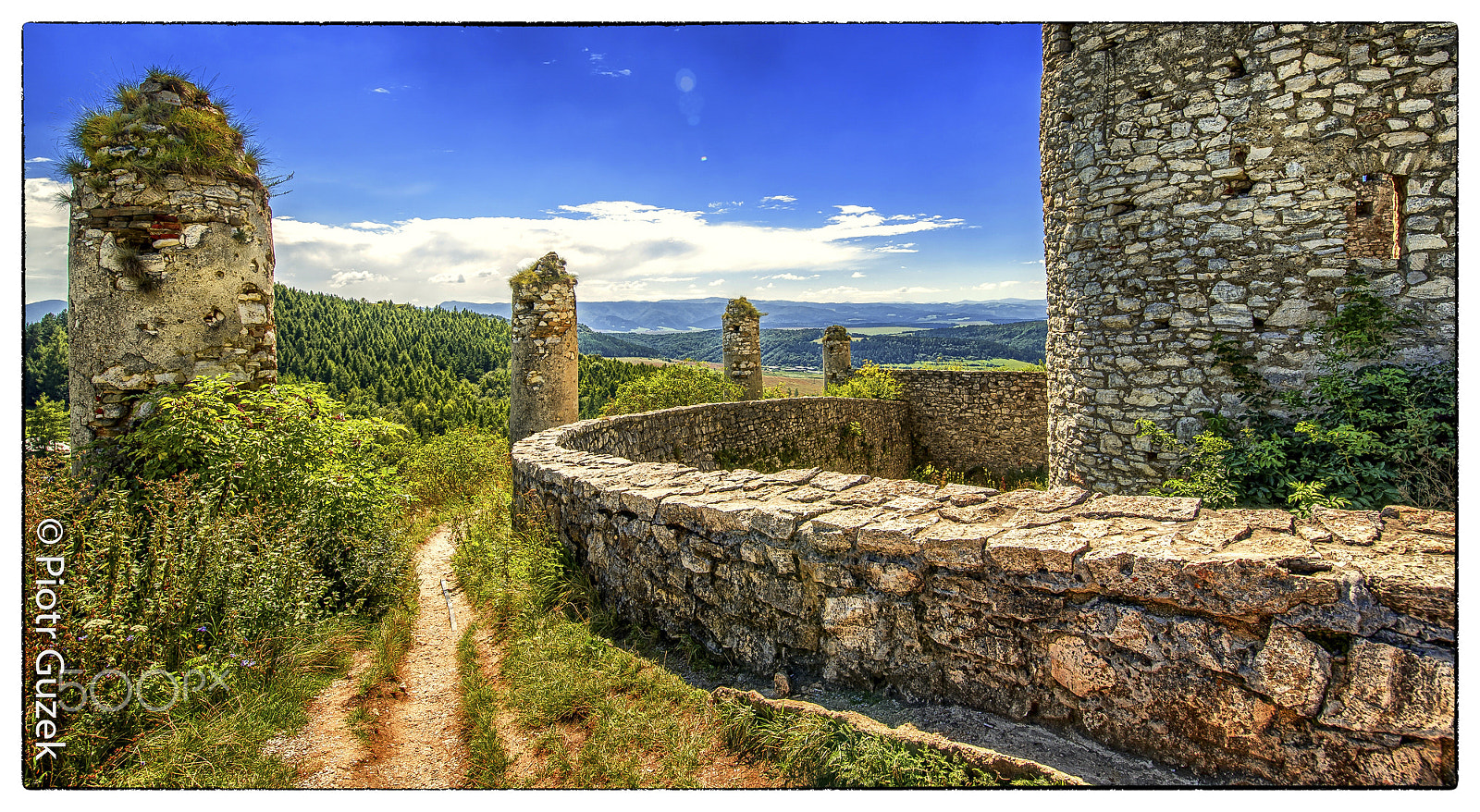Tamron SP 15-30mm F2.8 Di VC USD sample photo. Spišský hrad photography