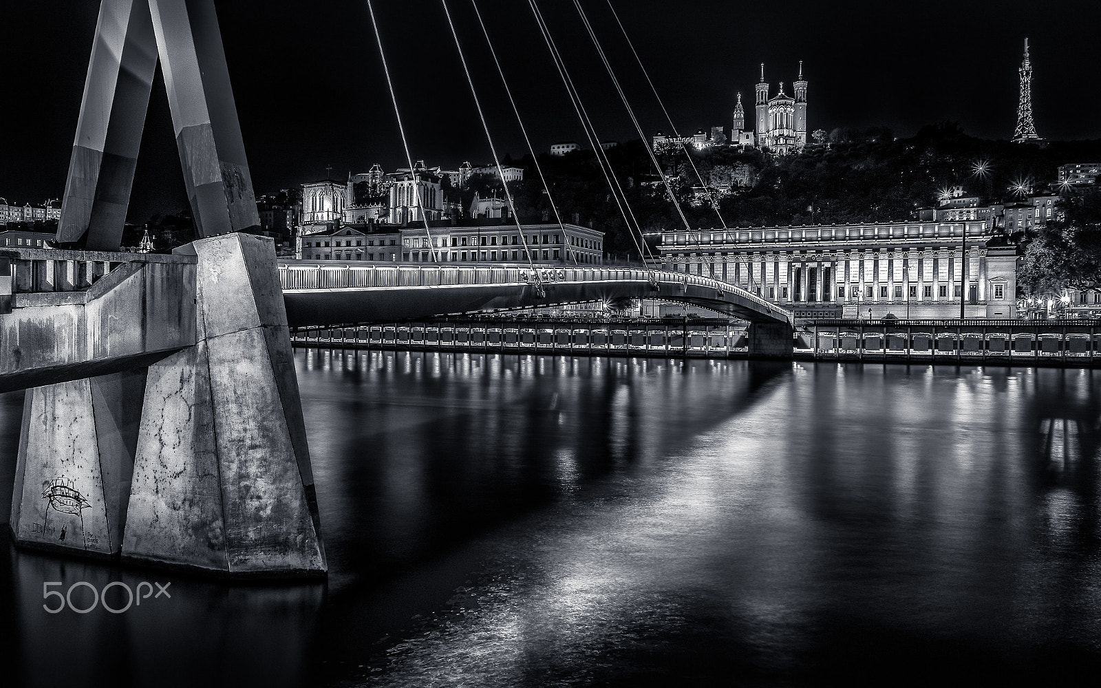 Canon EOS 70D + Sigma 17-70mm F2.8-4 DC Macro OS HSM | C sample photo. Lyon by night in b/w ... photography
