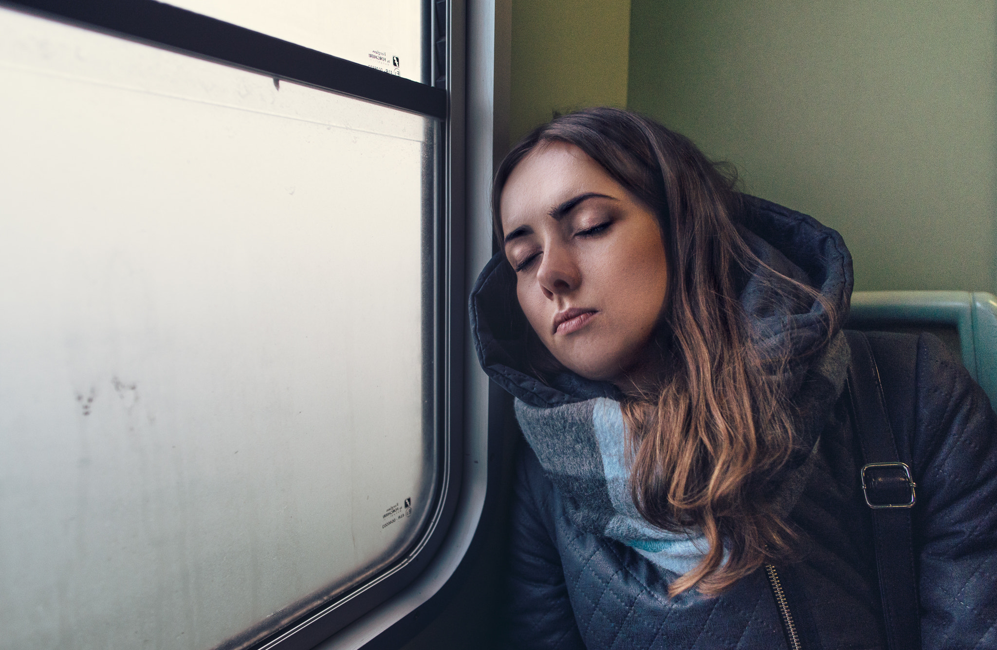 Nikon D610 + Nikon AF-S Nikkor 20mm F1.8G ED sample photo. Girl from the train photography