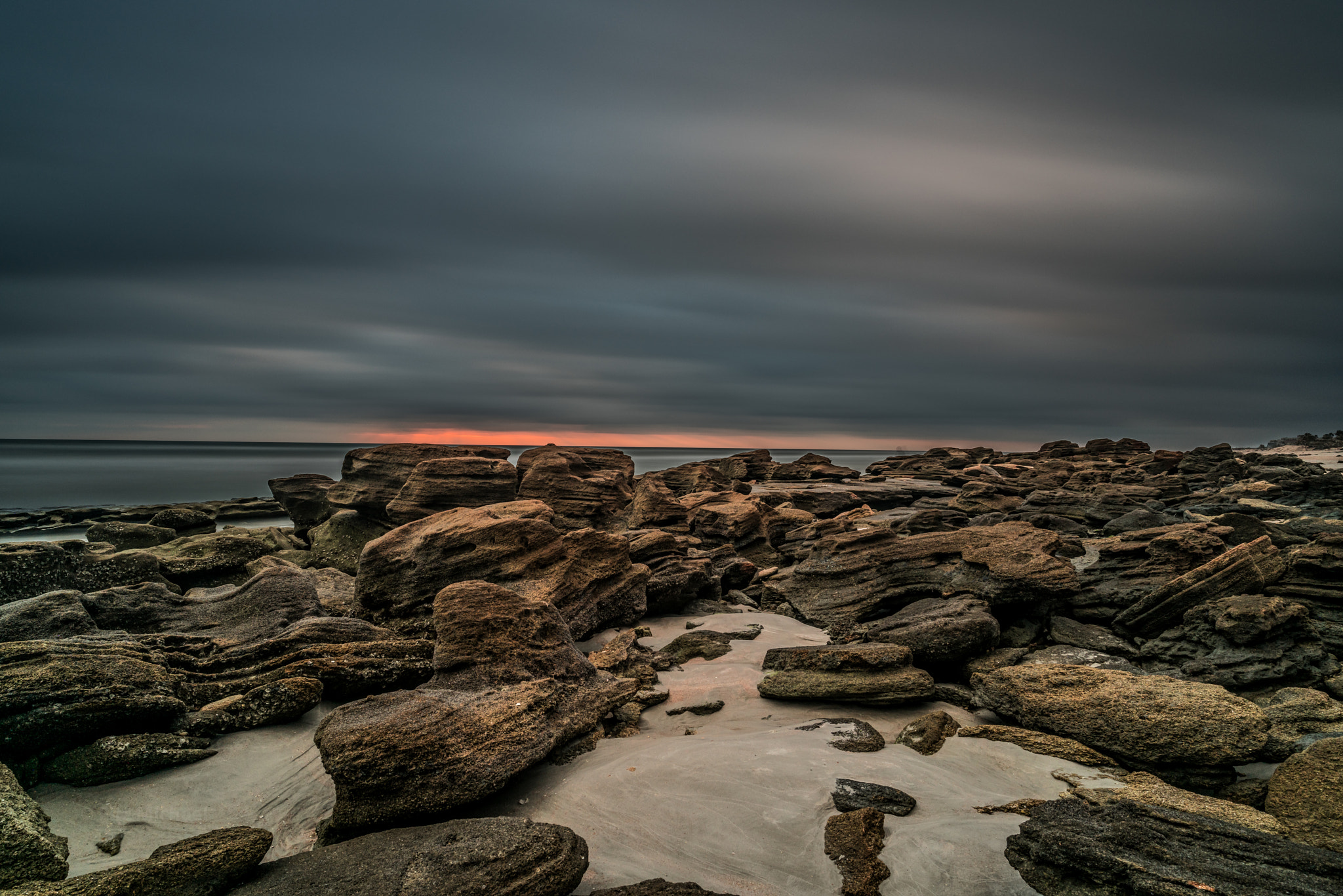 E 21mm F2.8 sample photo. I need more rocks photography