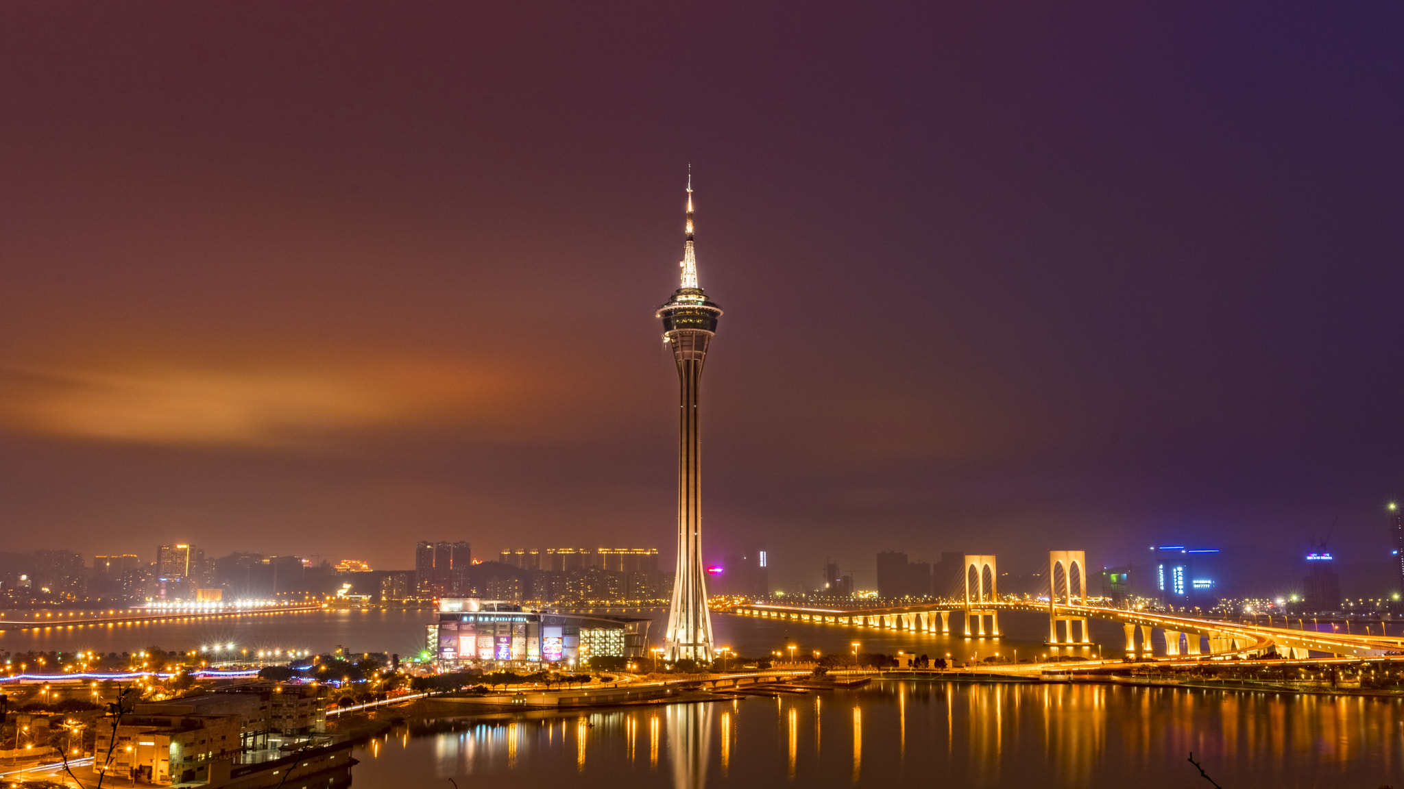 Nikon D5500 + Sigma 18-35mm F1.8 DC HSM Art sample photo. Macau tower photography