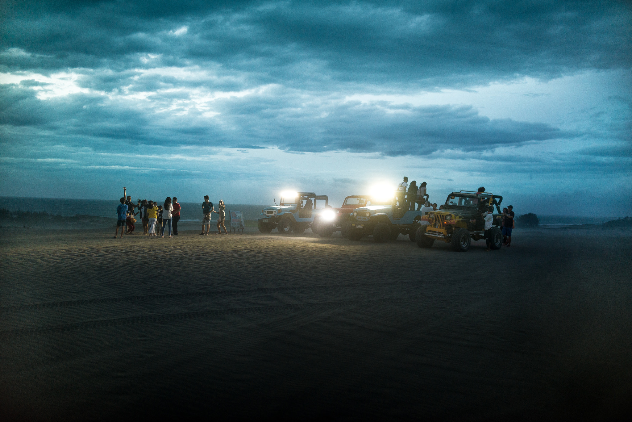 Nikon D800 + Nikon AF-S DX Nikkor 35mm F1.8G sample photo. Sand dunes iii photography