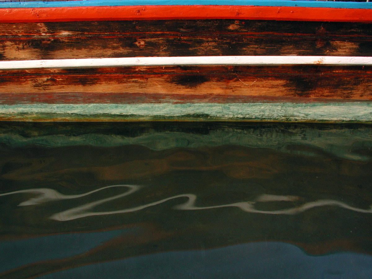 Olympus C3040Z sample photo. Boat + reflection photography