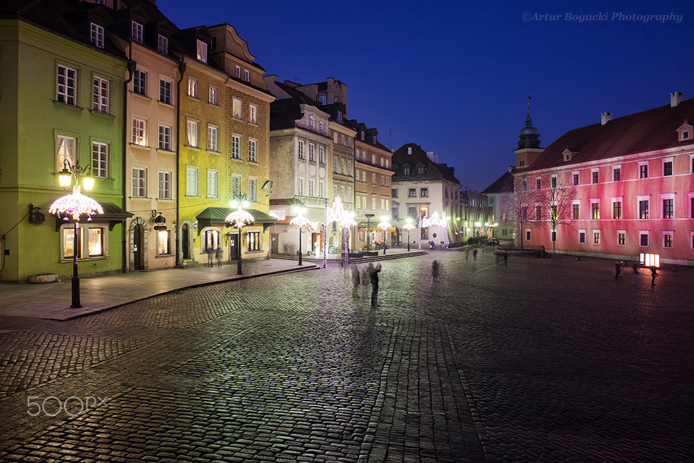 Canon EF 24mm F2.8 IS USM sample photo. Old town of warsaw at night photography