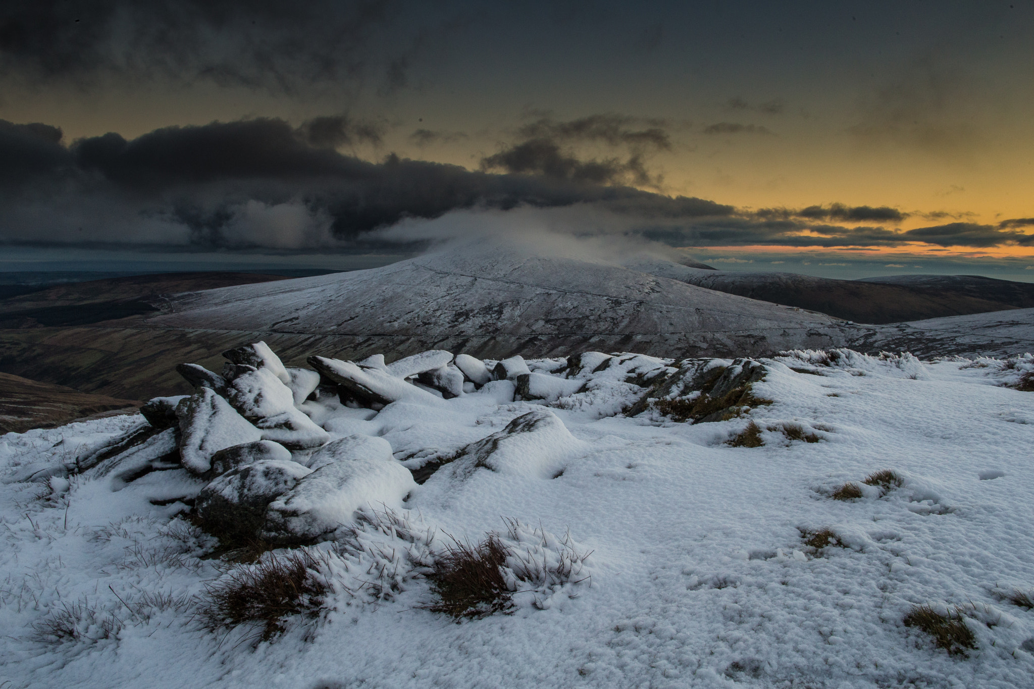 Canon EF 24mm F1.4L II USM sample photo. Frozen hill photography