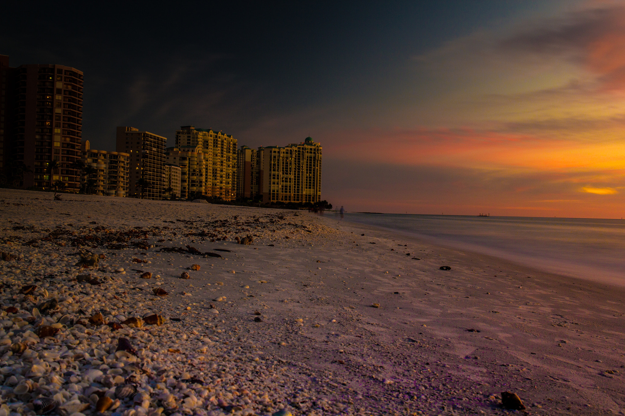 Canon EF 24-70mm F4L IS USM sample photo. When the day met the night photography