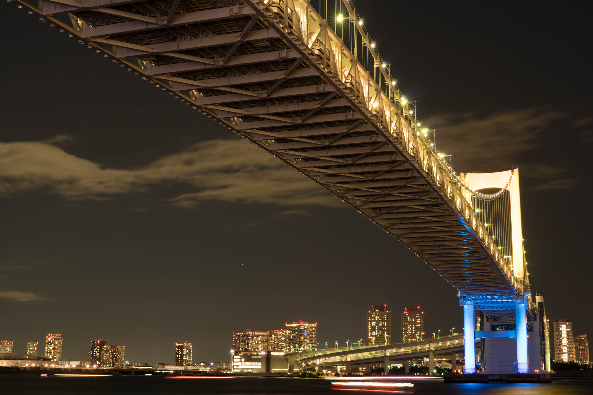 Sony a6300 + Sony Distagon T* FE 35mm F1.4 ZA sample photo. Rainbow bridge photography