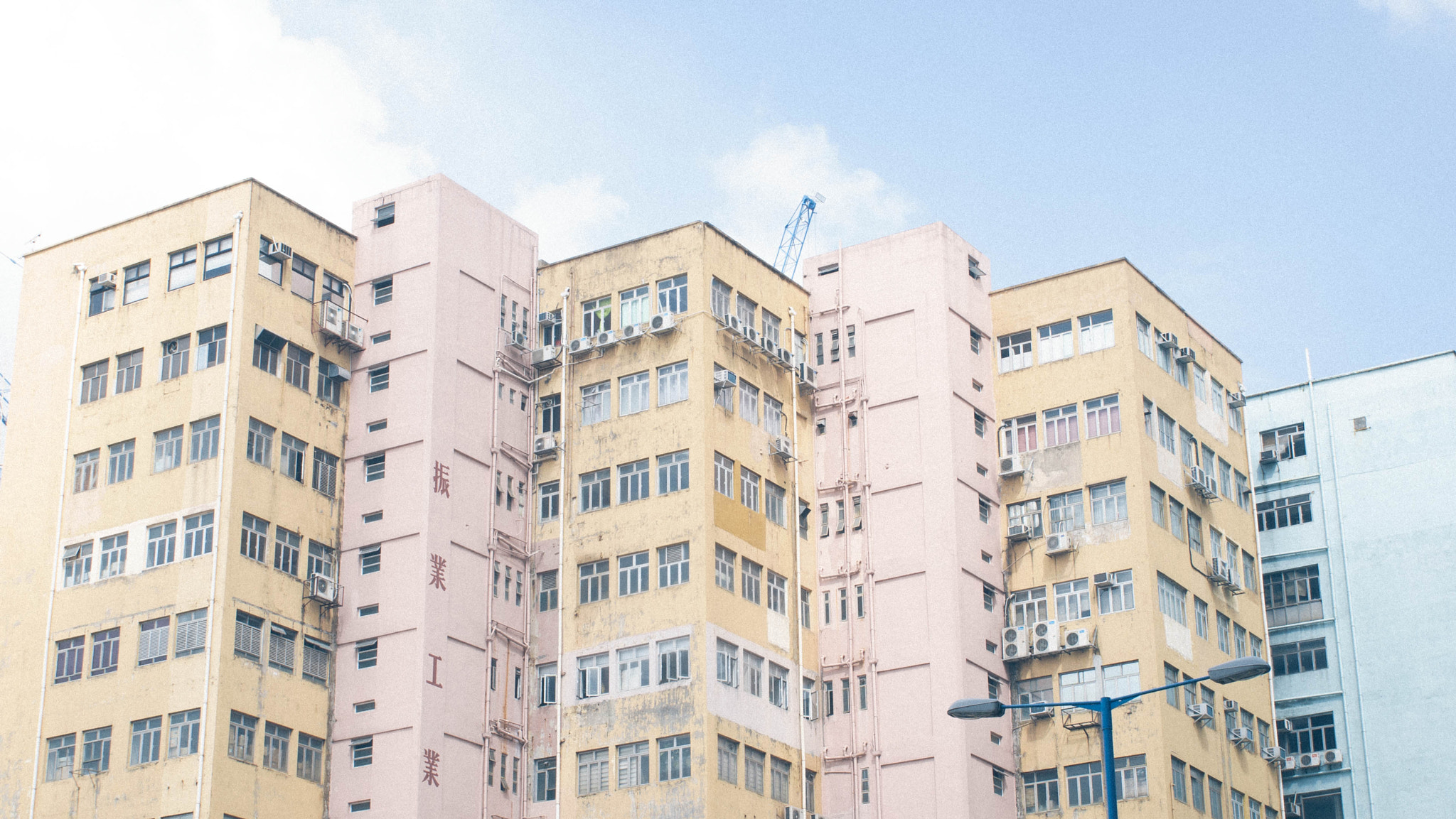 Sony DT 18-70mm F3.5-5.6 sample photo. 香港大廈 photography