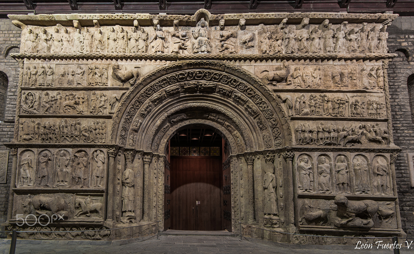 Sigma 10-20mm F4-5.6 EX DC HSM sample photo. Monasterio de ripoll. photography