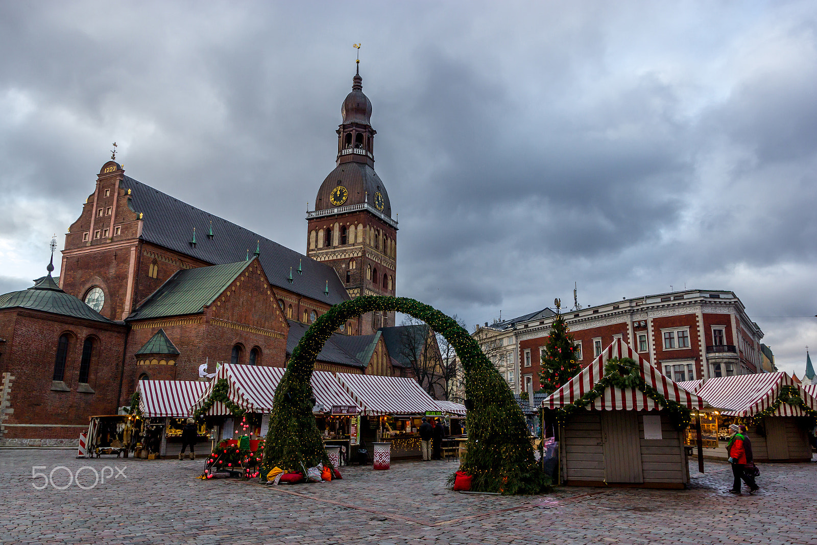 Canon EOS 550D (EOS Rebel T2i / EOS Kiss X4) + Sigma 17-70mm F2.8-4 DC Macro OS HSM sample photo. Riga dom photography