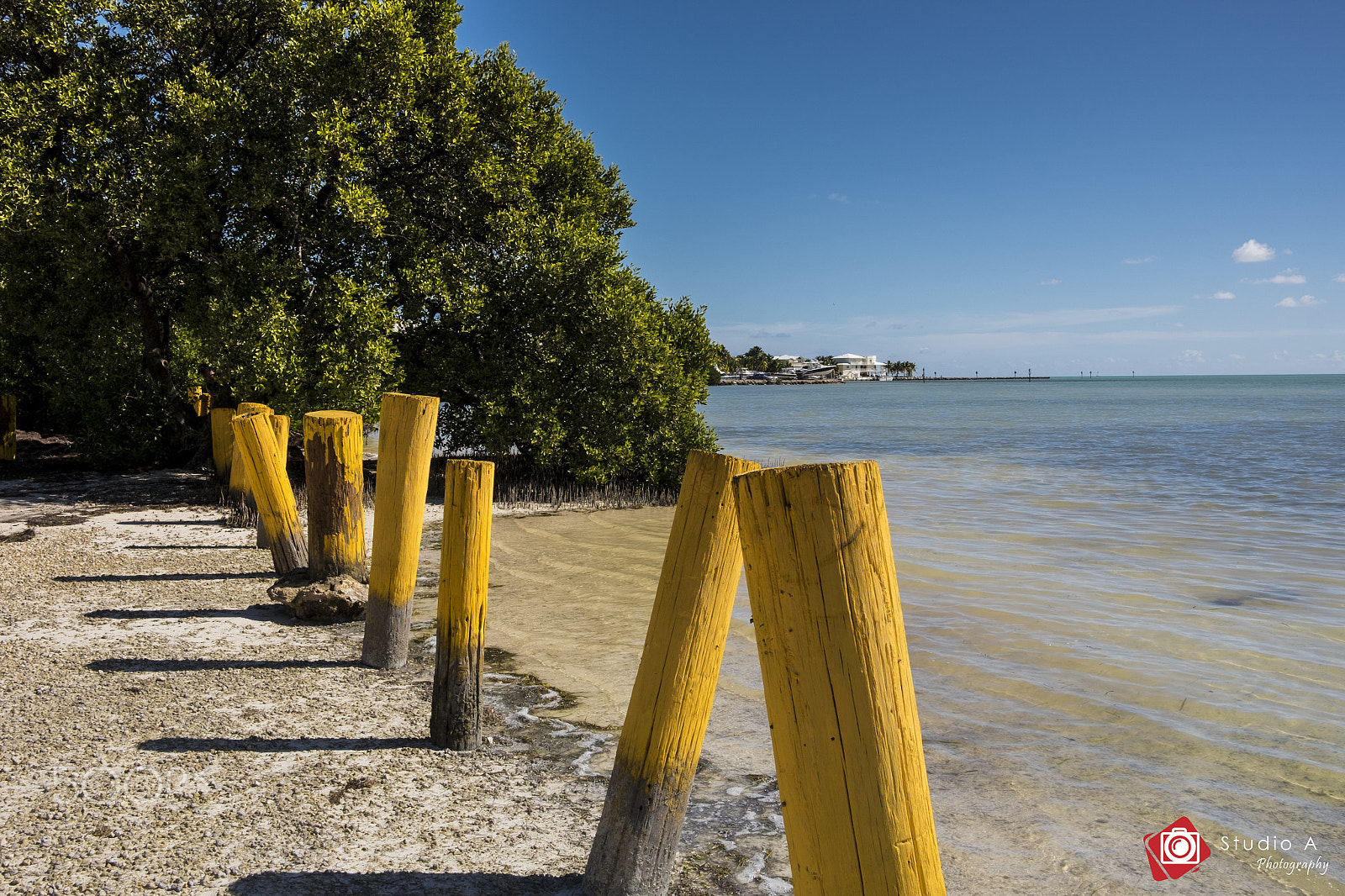 Fujifilm X-T1 + Fujifilm XF 23mm F2 R WR sample photo. Colors at the beach photography
