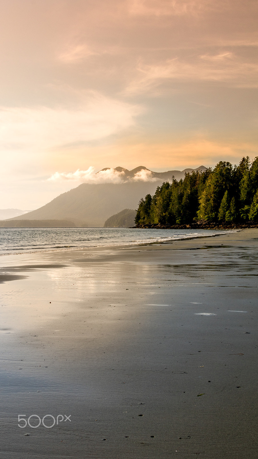 Canon EOS 760D (EOS Rebel T6s / EOS 8000D) + Canon EF 24-105mm F4L IS USM sample photo. Meares island beach photography