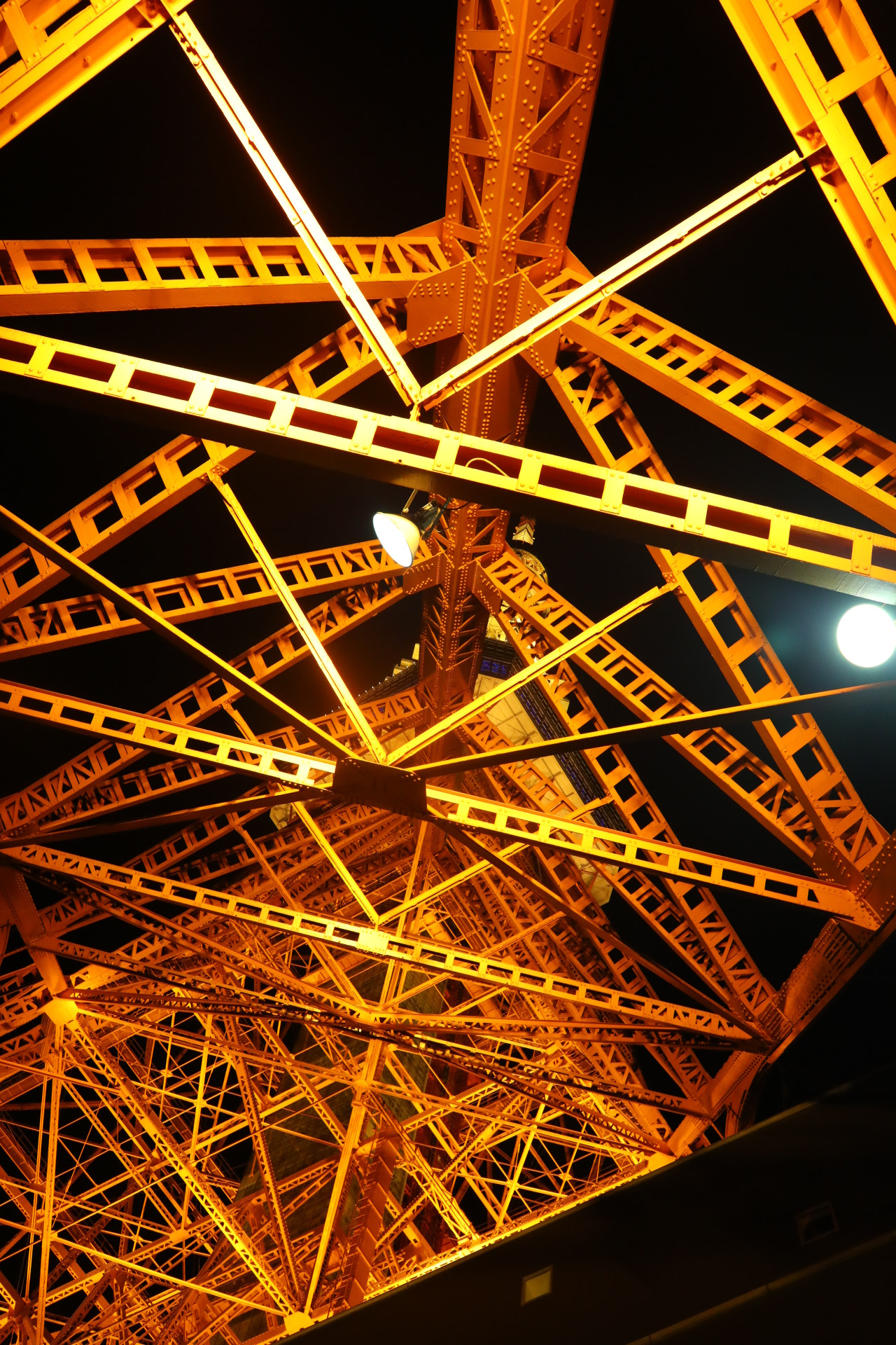 Canon EF 35mm F1.4L USM sample photo. 10pm@tokyo tower photography