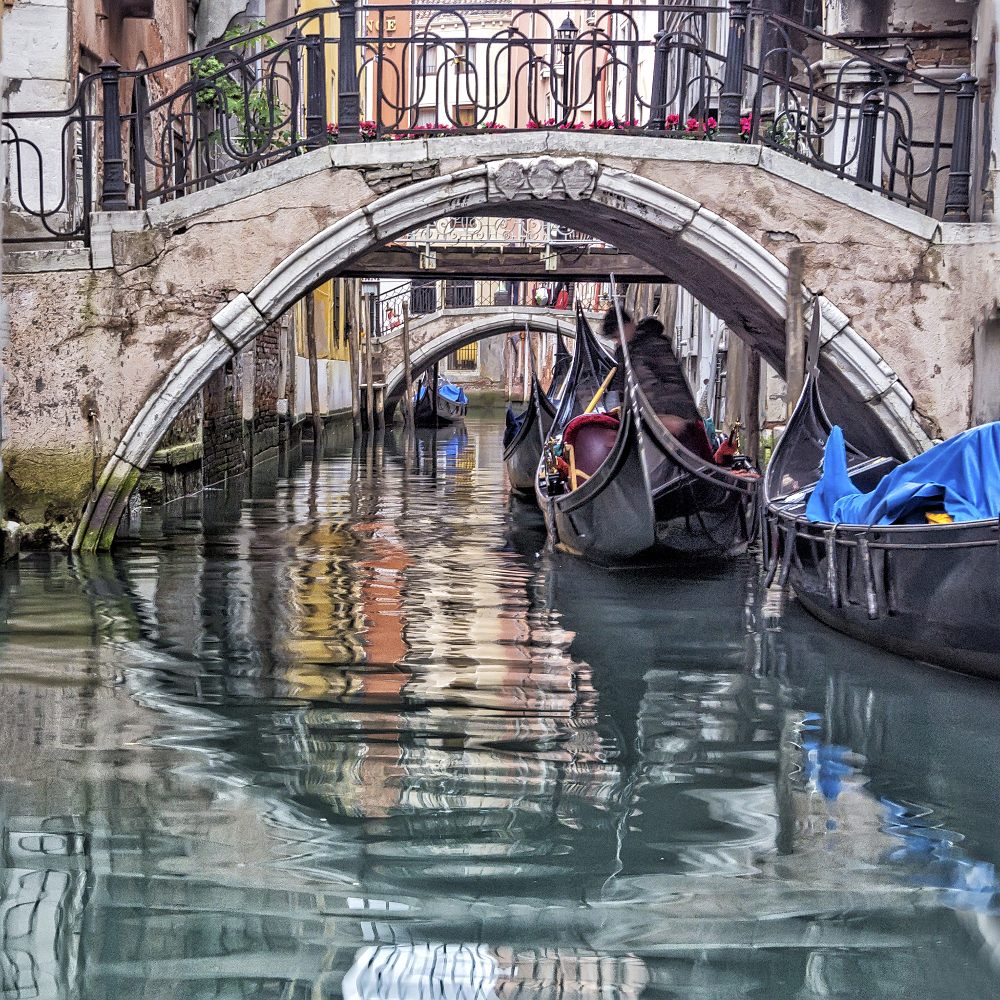 Sony E 18-200mm F3.5-6.3 OSS sample photo. Riva delle procuratie photography