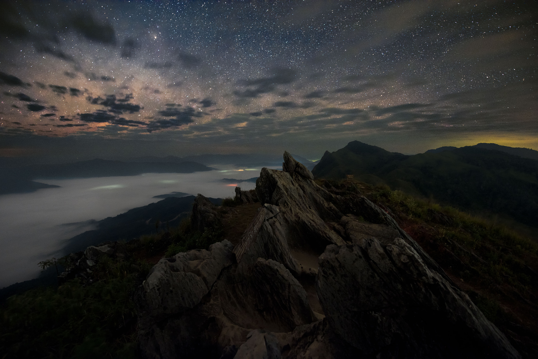 Nikon D810A + Nikon AF-S Nikkor 14-24mm F2.8G ED sample photo. Milkyway at doi pha tang photography