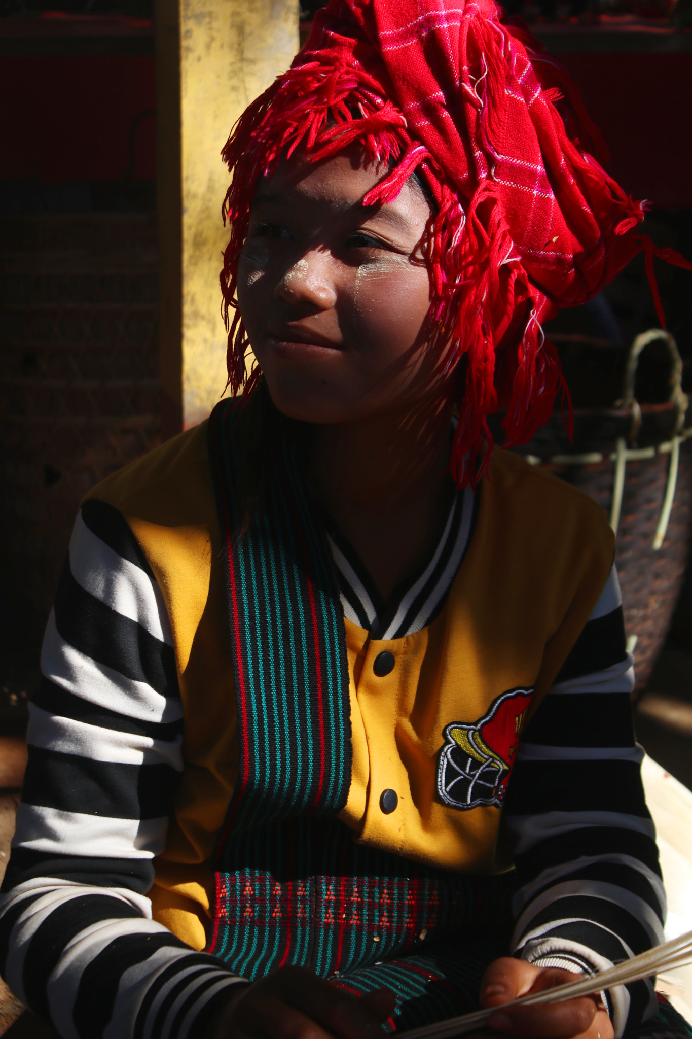 Canon EF-S 18-55mm F3.5-5.6 IS sample photo. A shan girl in the market in inle lake #face #potrait #inle #shadow #light #morning #myanmar photography