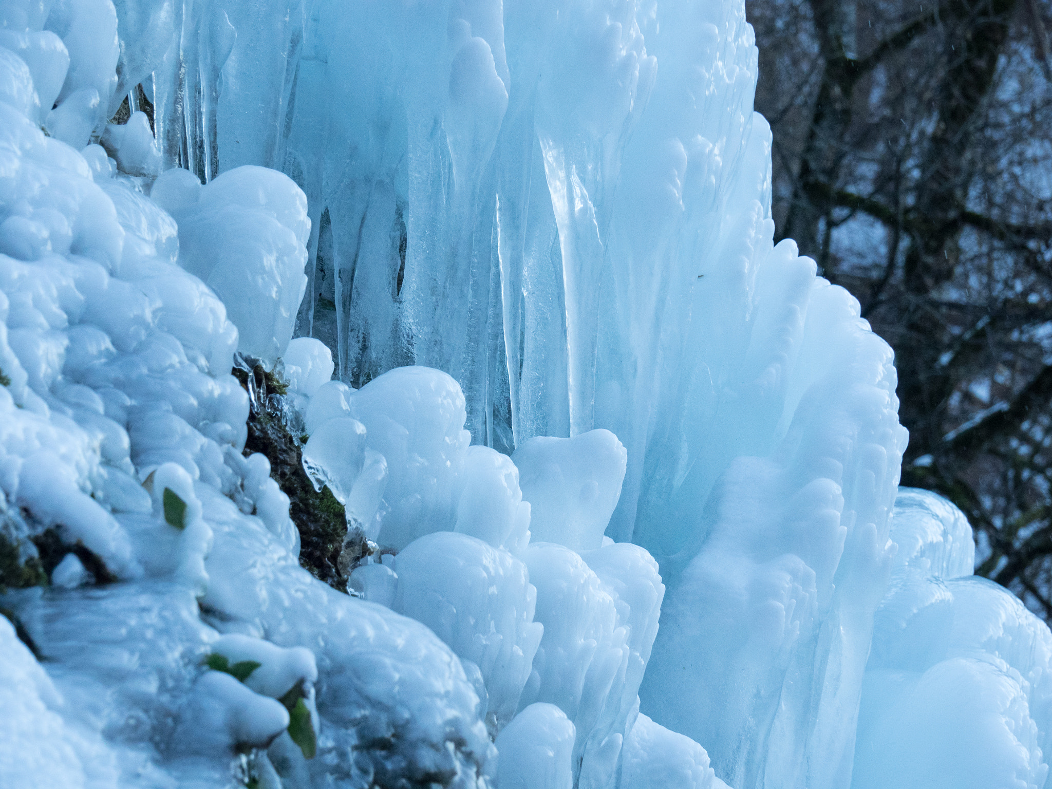 OLYMPUS M.14-150mm F4.0-5.6 II sample photo. Frost am wasserfall photography