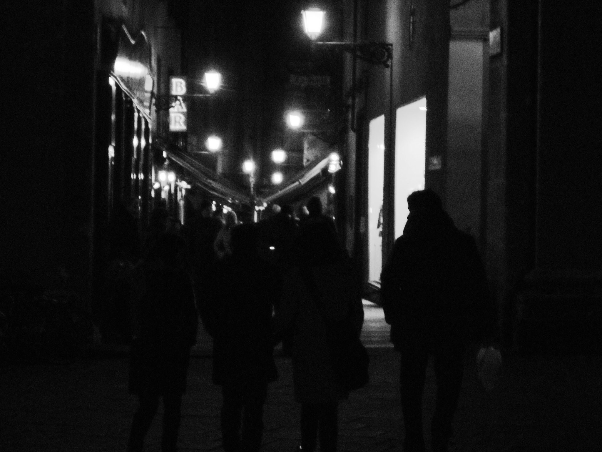 Nikon COOLPIX S2700 sample photo. Black and white night photography