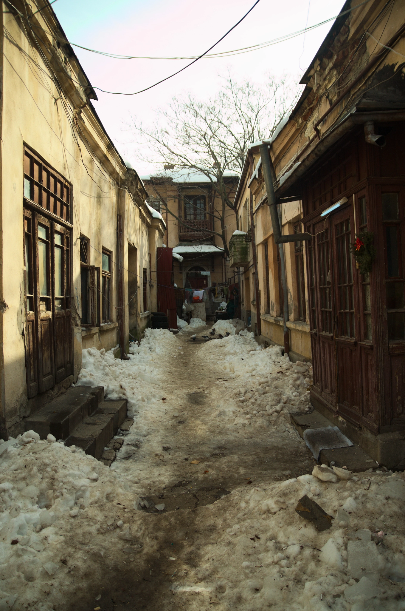 Sigma 17-70mm F2.8-4 DC Macro OS HSM sample photo. Bucharest by foot photography