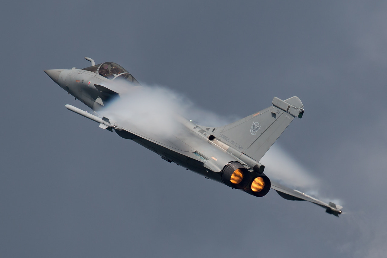 Canon EF 300mm F2.8L IS II USM sample photo. Rafale photography