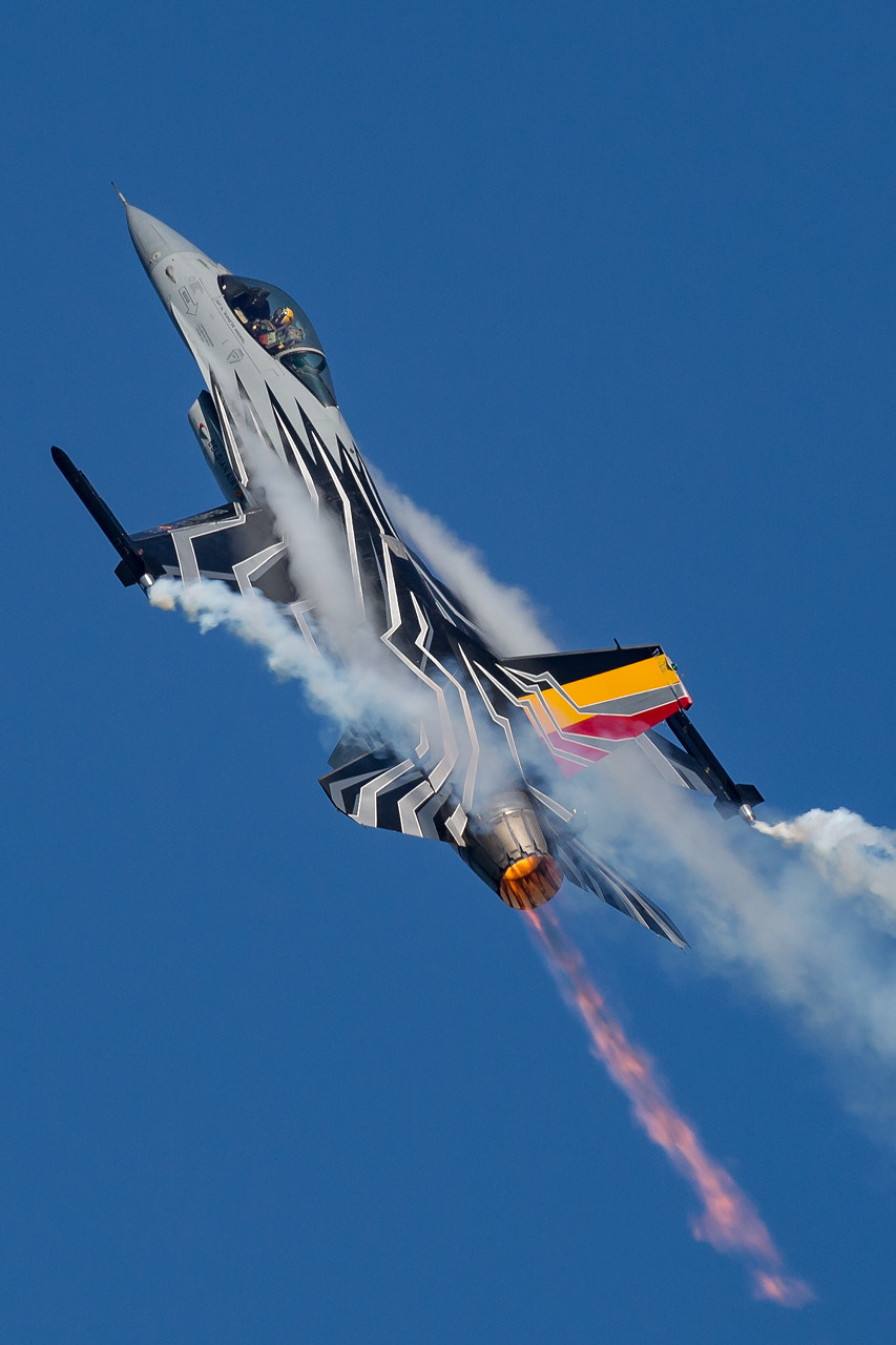 Canon EF 300mm F2.8L IS II USM sample photo. F16 special after burner photography