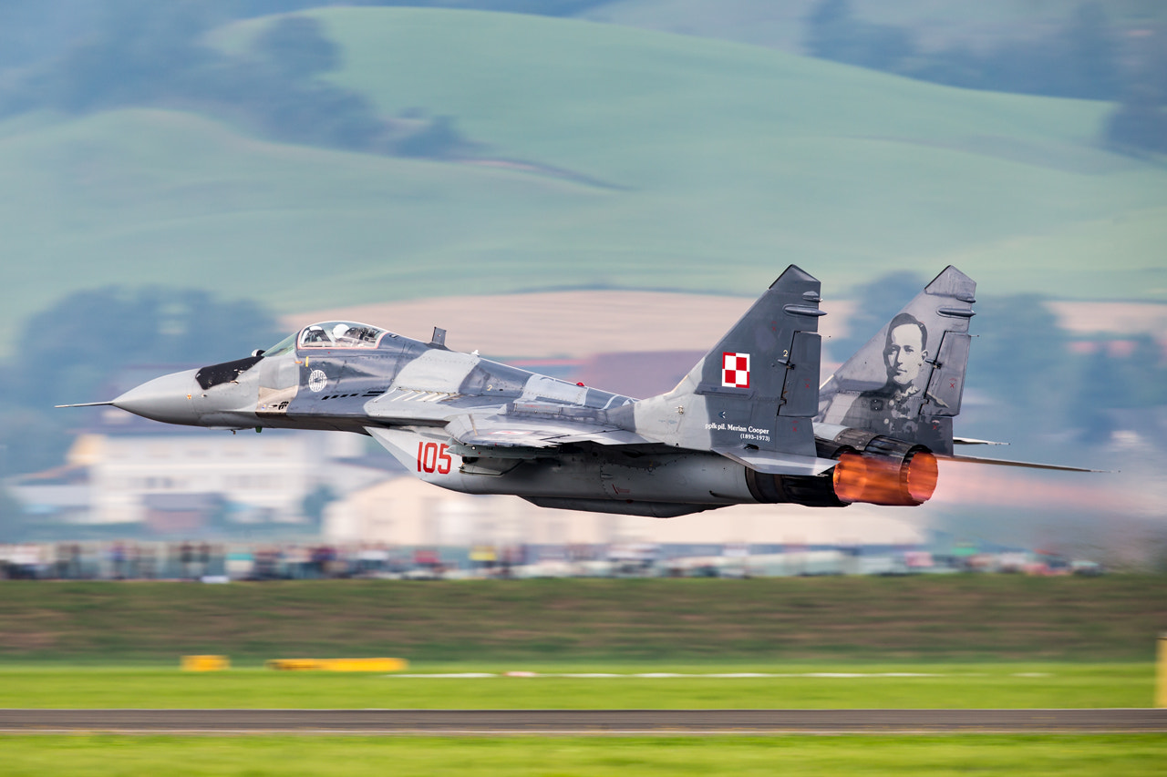 Canon EOS-1D X + Canon EF 300mm F2.8L IS II USM sample photo. Awesome start of mig29 photography