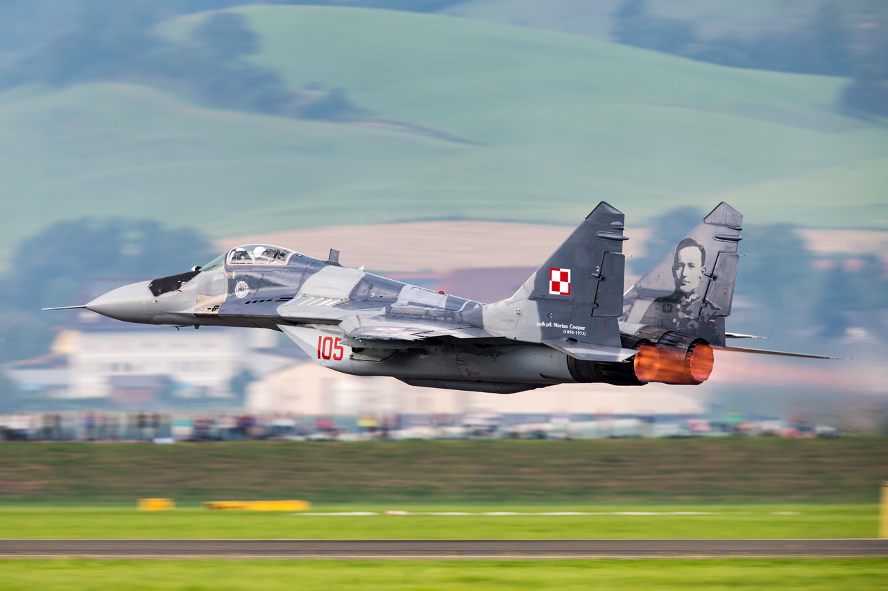 Canon EF 300mm F2.8L IS II USM sample photo. Awesome start of mig29 photography