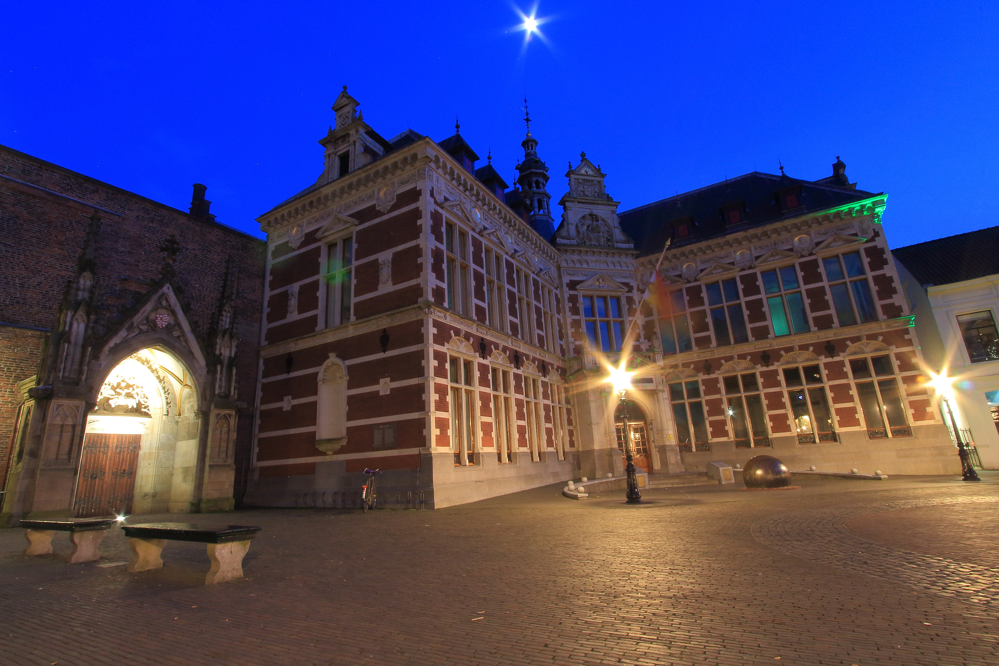 Canon EF-S 10-22mm F3.5-4.5 USM sample photo. Academiegebouw utrecht photography