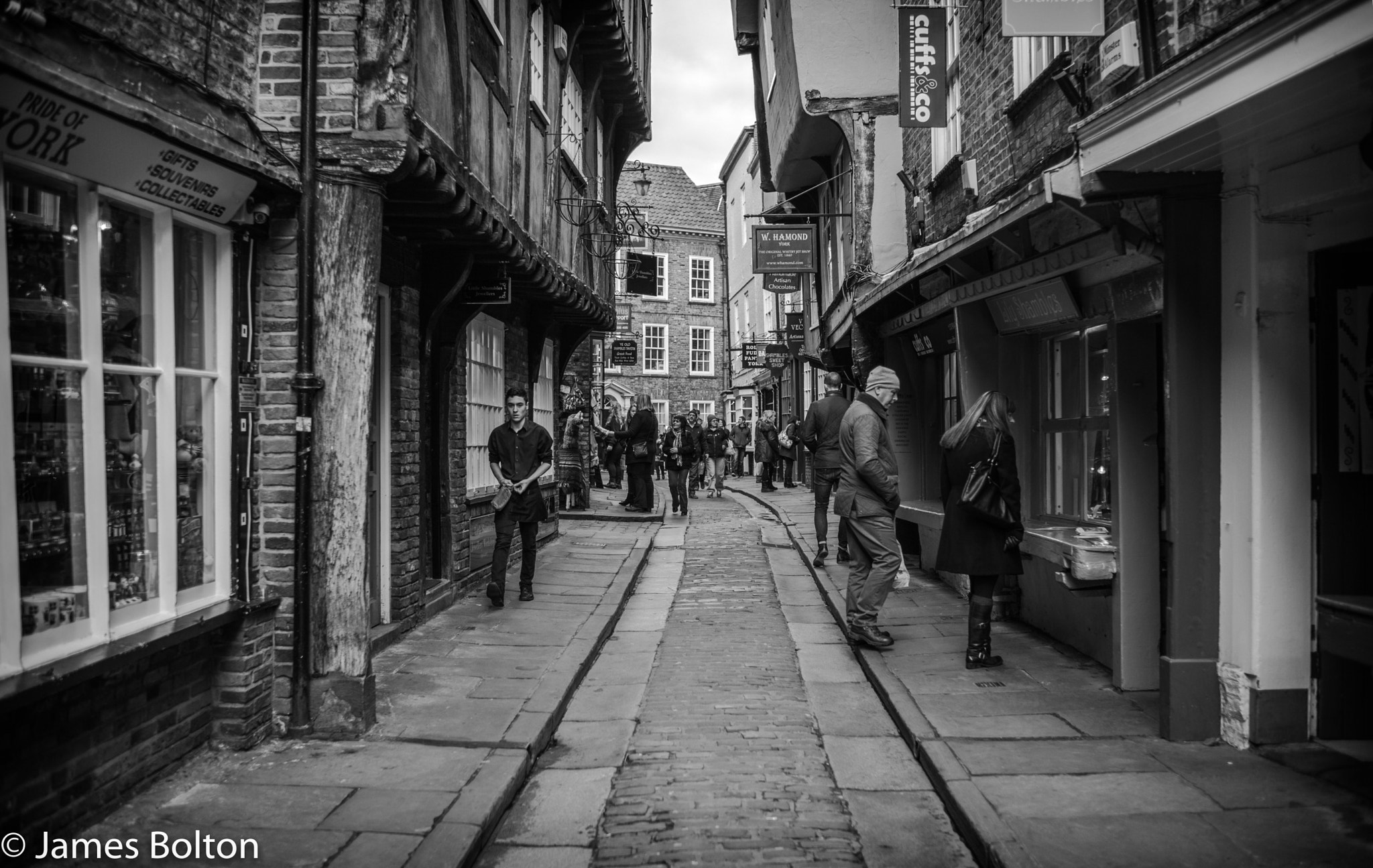 Leica Summarit-M 35mm F2.4 ASPH sample photo. Street photography in york photography