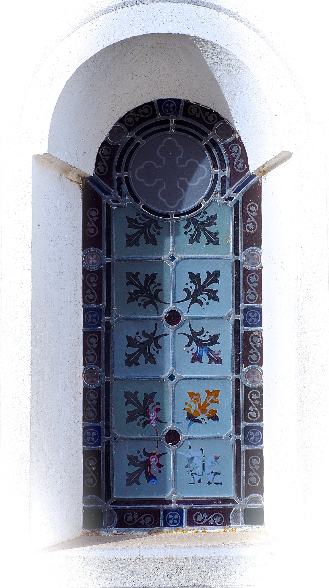 Olympus OM-D E-M5 II sample photo. Vintage chapel window photography