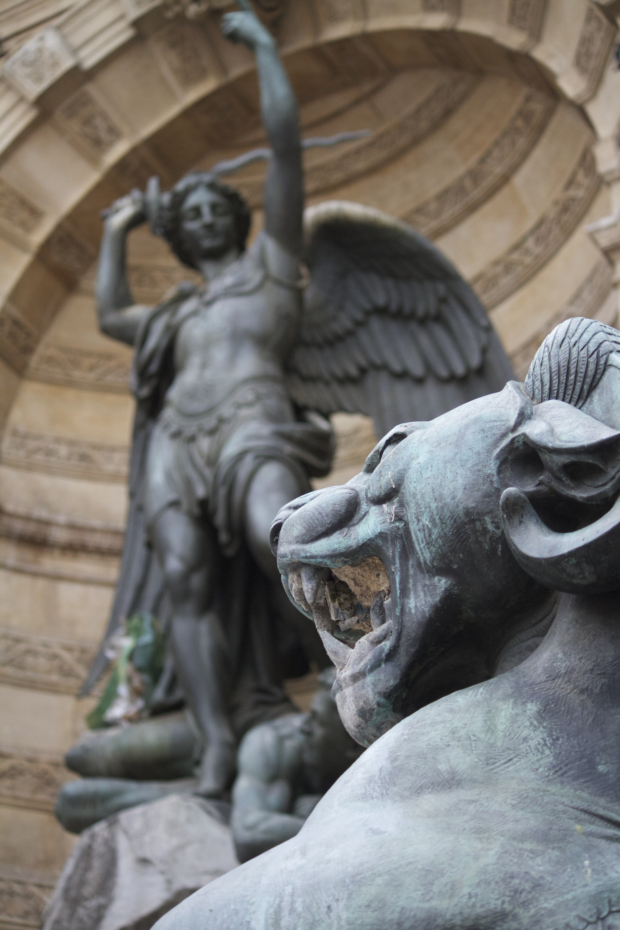 Canon EF-S 55-250mm F4-5.6 IS sample photo. Archangel in paris photography
