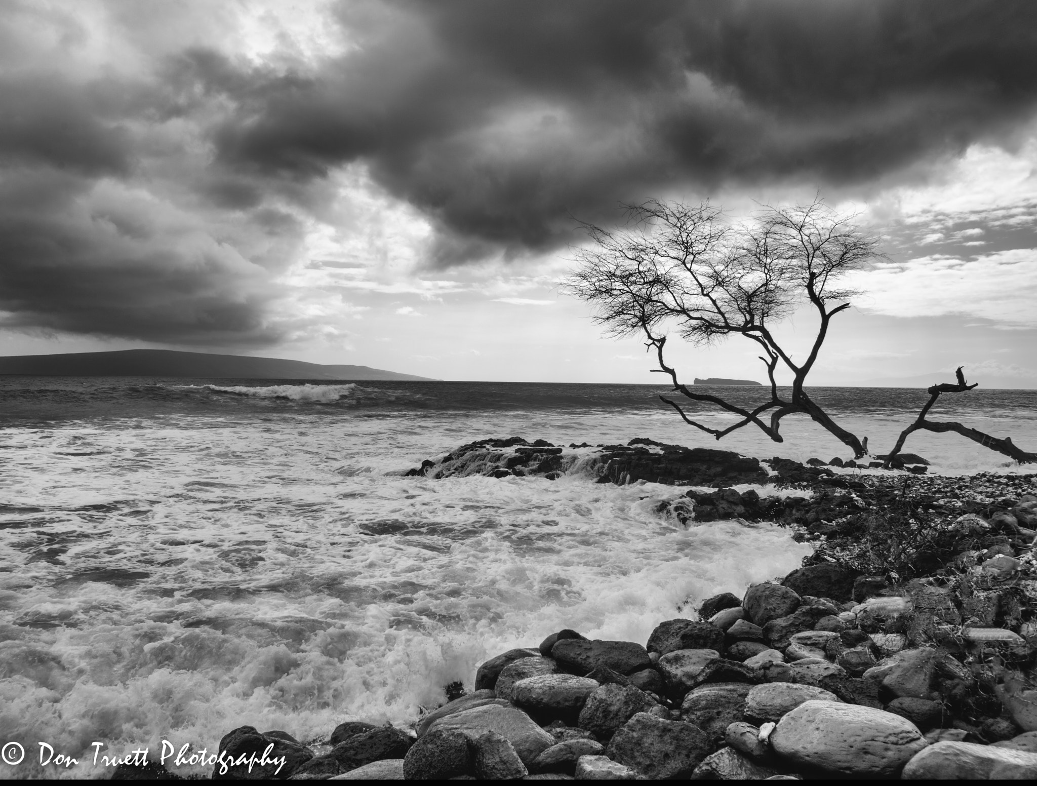 Nikon Df sample photo. A cloudy day on maui photography
