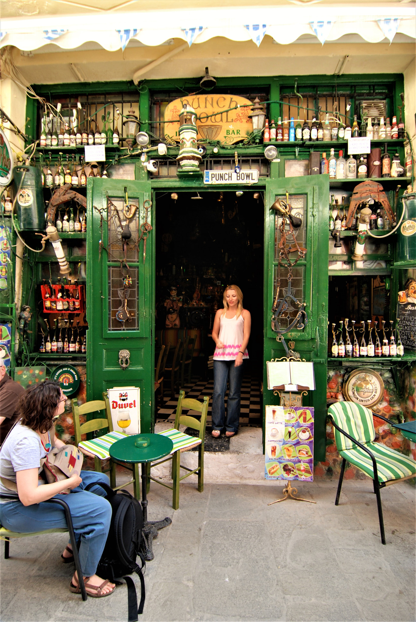 Nikon D80 sample photo. An irish bar in the old town of rethymno-crete photography