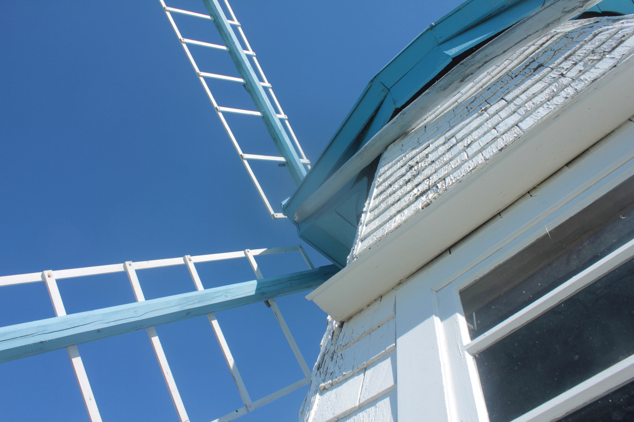Canon EF-S 18-55mm F3.5-5.6 IS sample photo. Windmill photography
