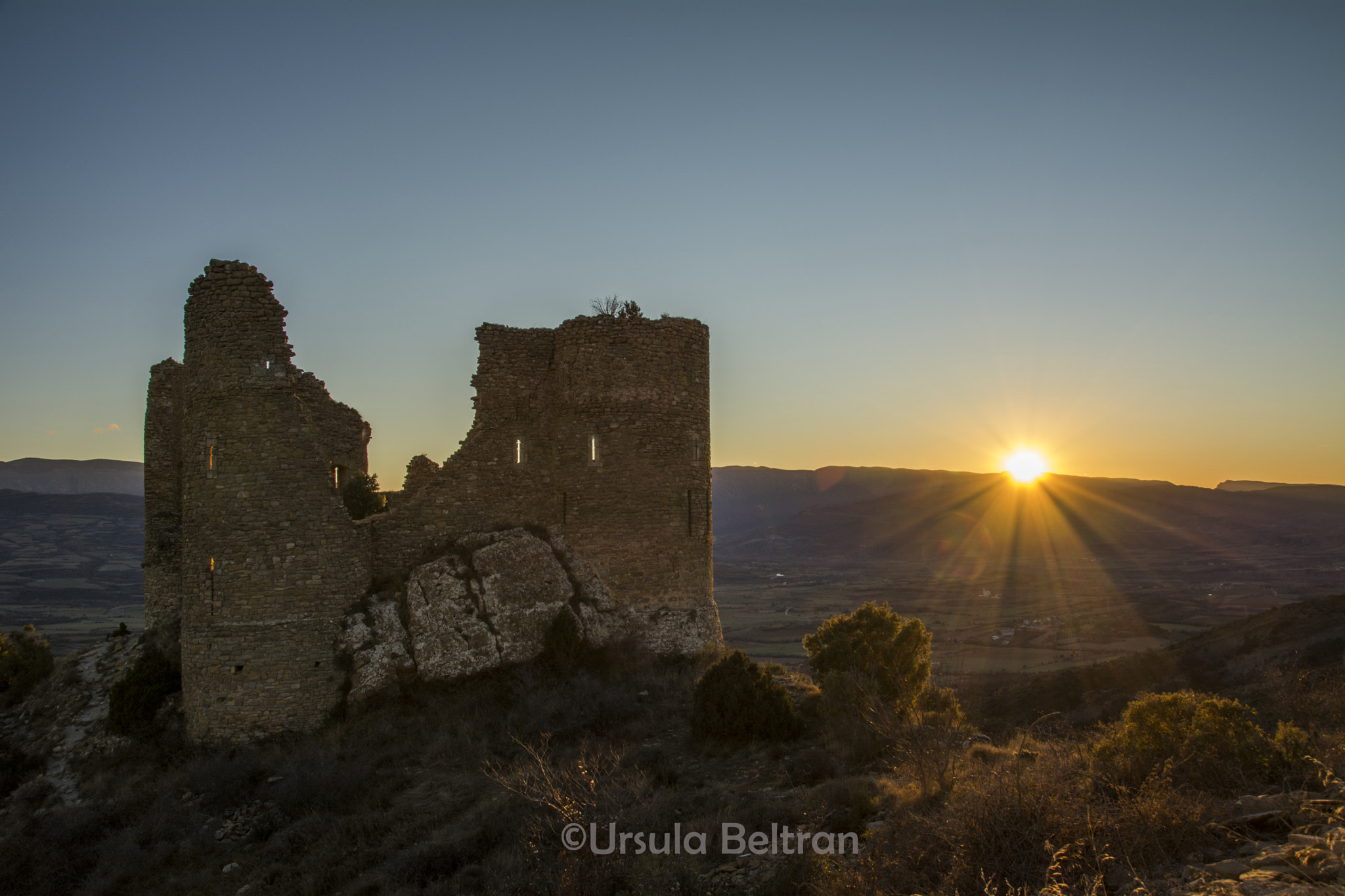 Sigma 18-250mm F3.5-6.3 DC Macro OS HSM sample photo. Posta de sol des del castell d'orcau photography