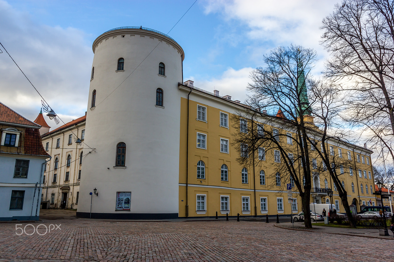 Canon EOS 550D (EOS Rebel T2i / EOS Kiss X4) + Sigma 17-70mm F2.8-4 DC Macro OS HSM sample photo. Riga castle photography